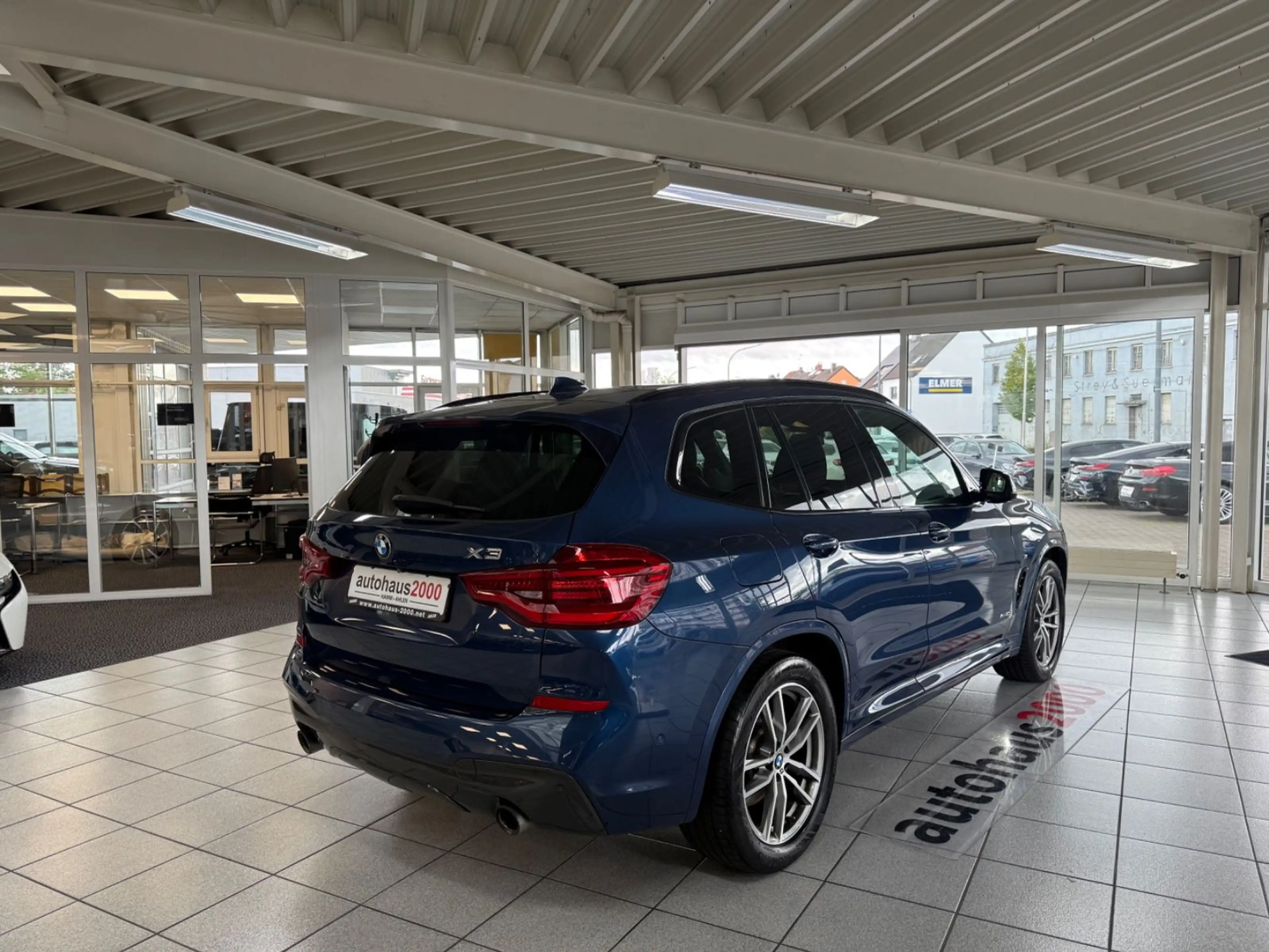 BMW X3 xDrive 20D M Sportpaket AUT./LED/HUD/CAM/PANO — photo 3