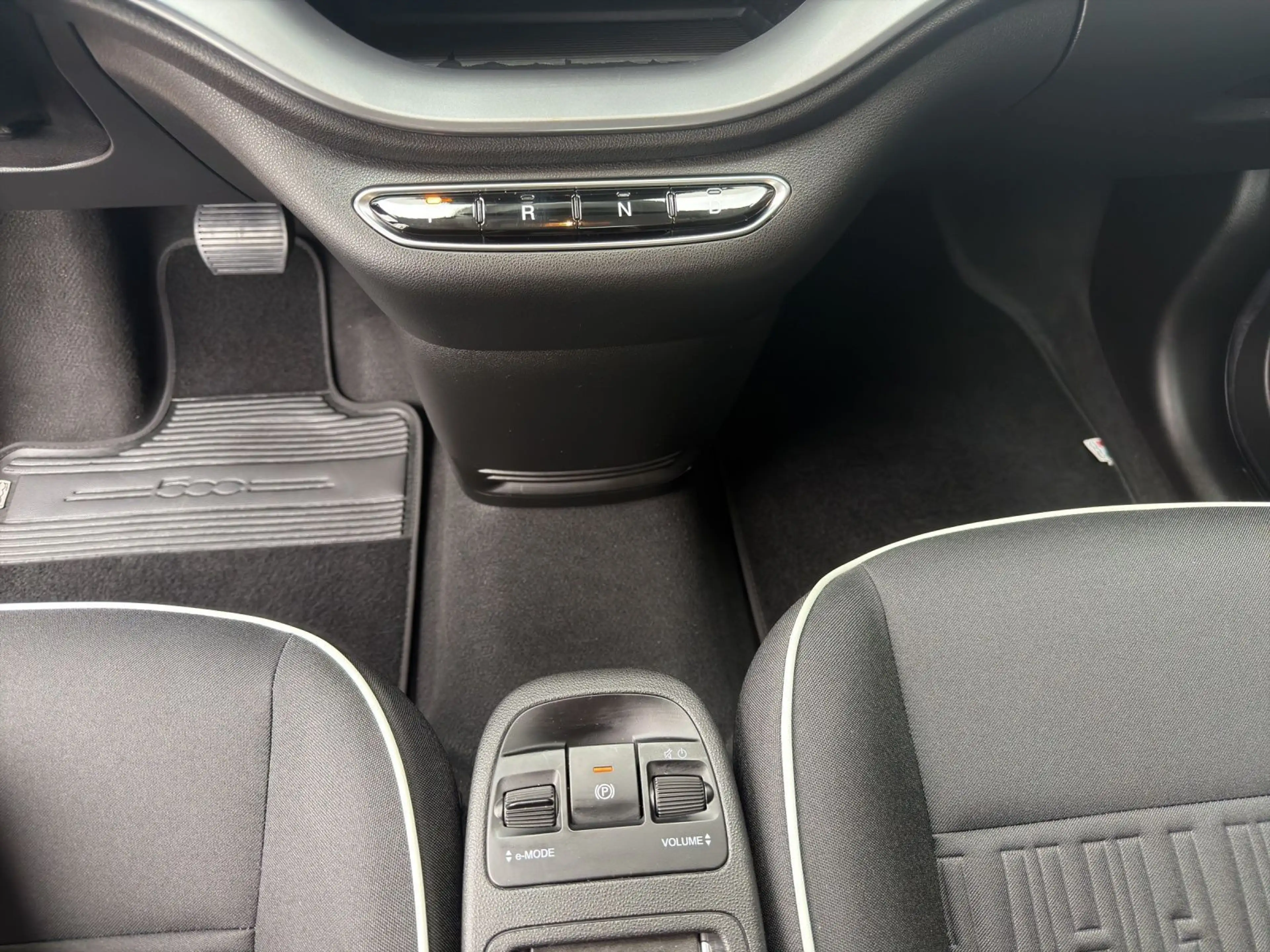 Fiat 500e . — photo 13