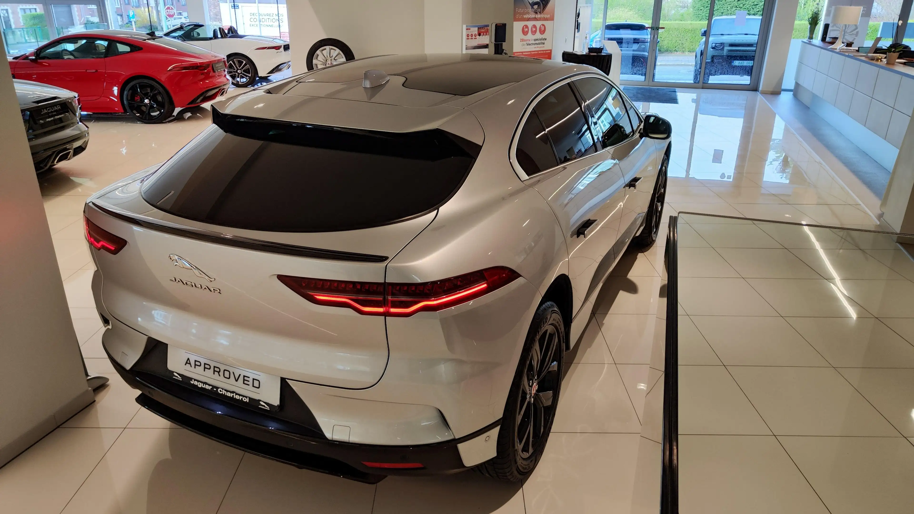 Jaguar I-Pace SE 400cv 100% déductible — photo 2