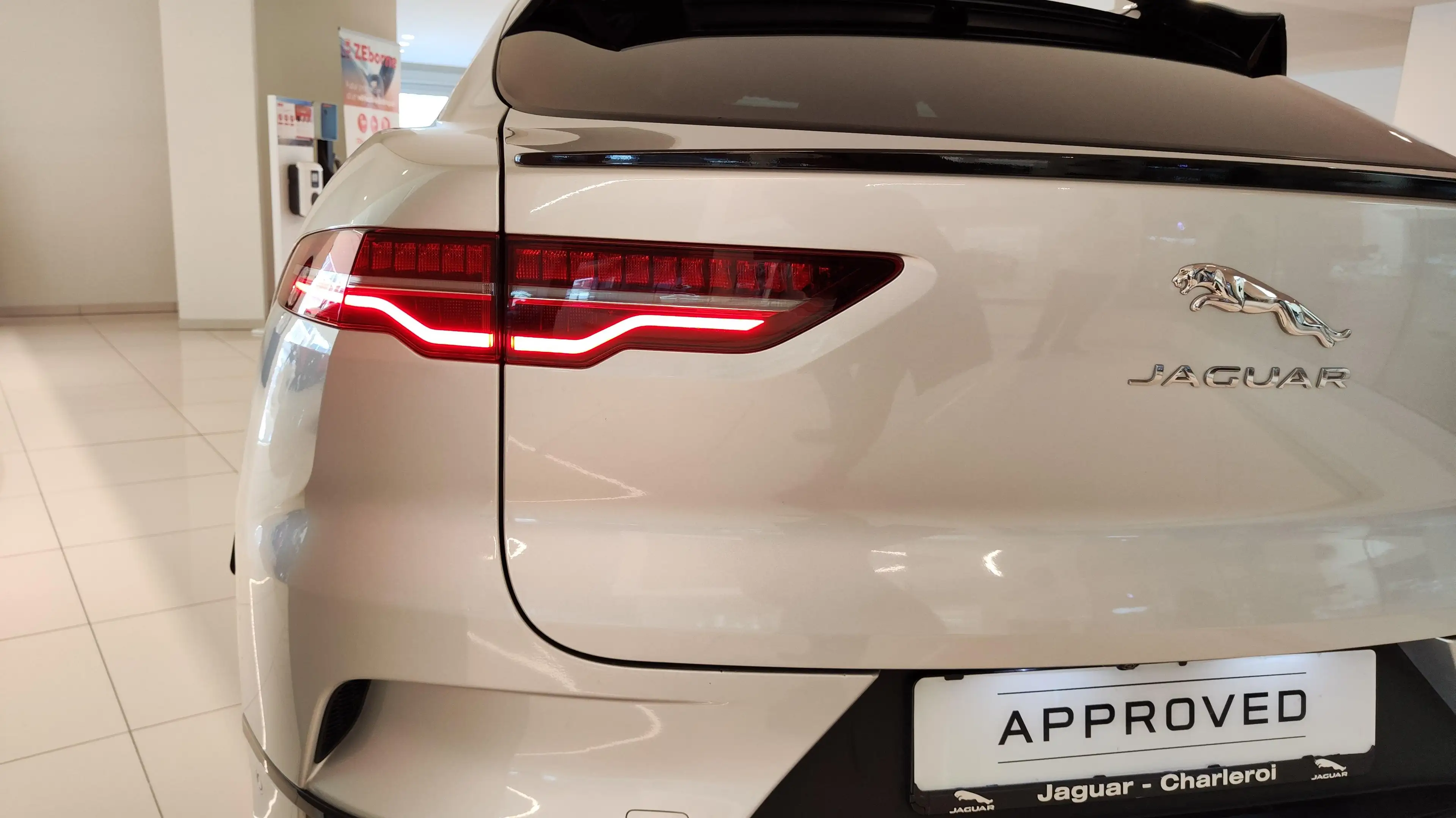 Jaguar I-Pace SE 400cv 100% déductible — photo 7