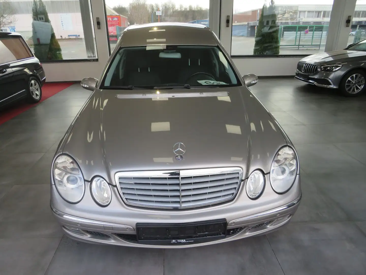 Mercedes-Benz E 270 E270CDI Rappold Bestattungswagen / Leichenwagen Срібний - 2