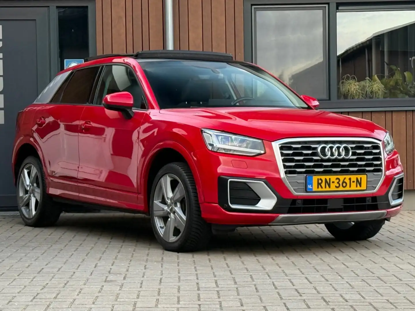Audi Q2 1.4 TFSI S-Tronic Pano Xenon Led Trekhaak Rood - 2