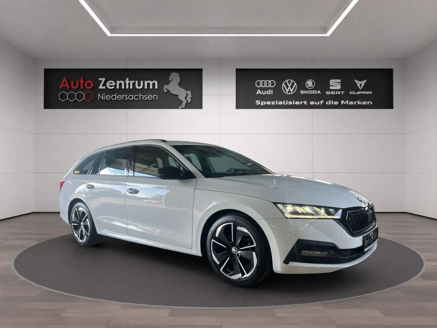 Skoda Octavia Combi 1.5 TSI e-TEC DSG Style CarPlay LED*Virtual Weiß - 1