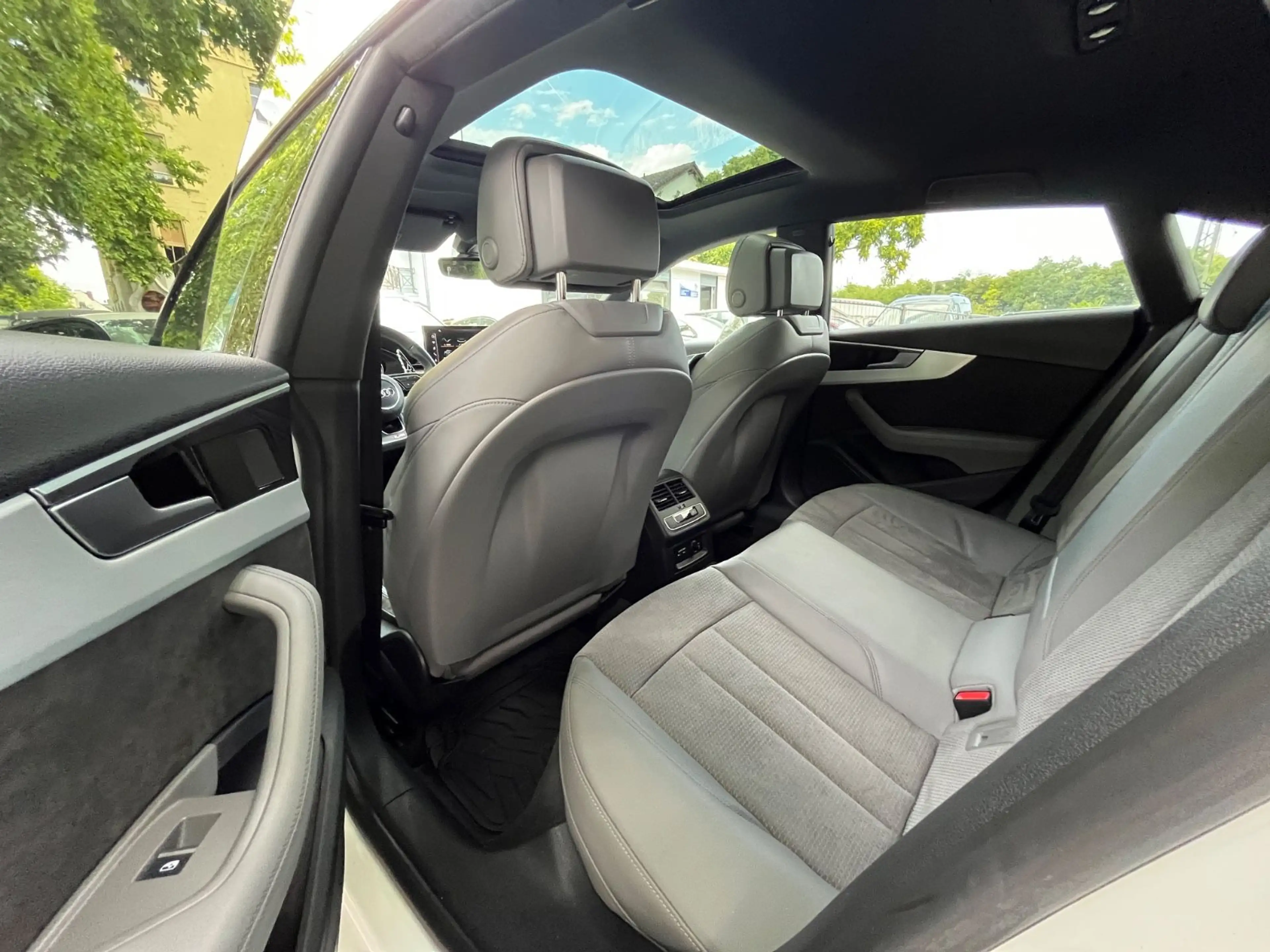 Audi A5 Sportback 35 TDI S line — photo 10