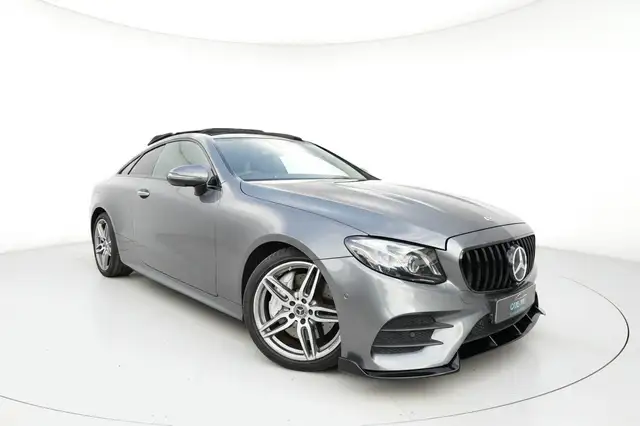 Mercedes-Benz E-Class view 3