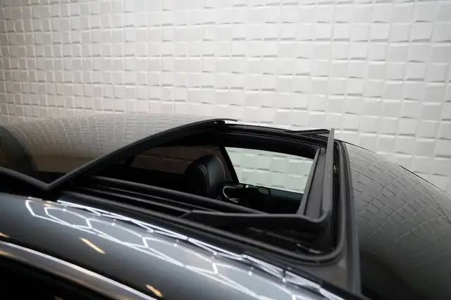 Mercedes-Benz E-Class view 9