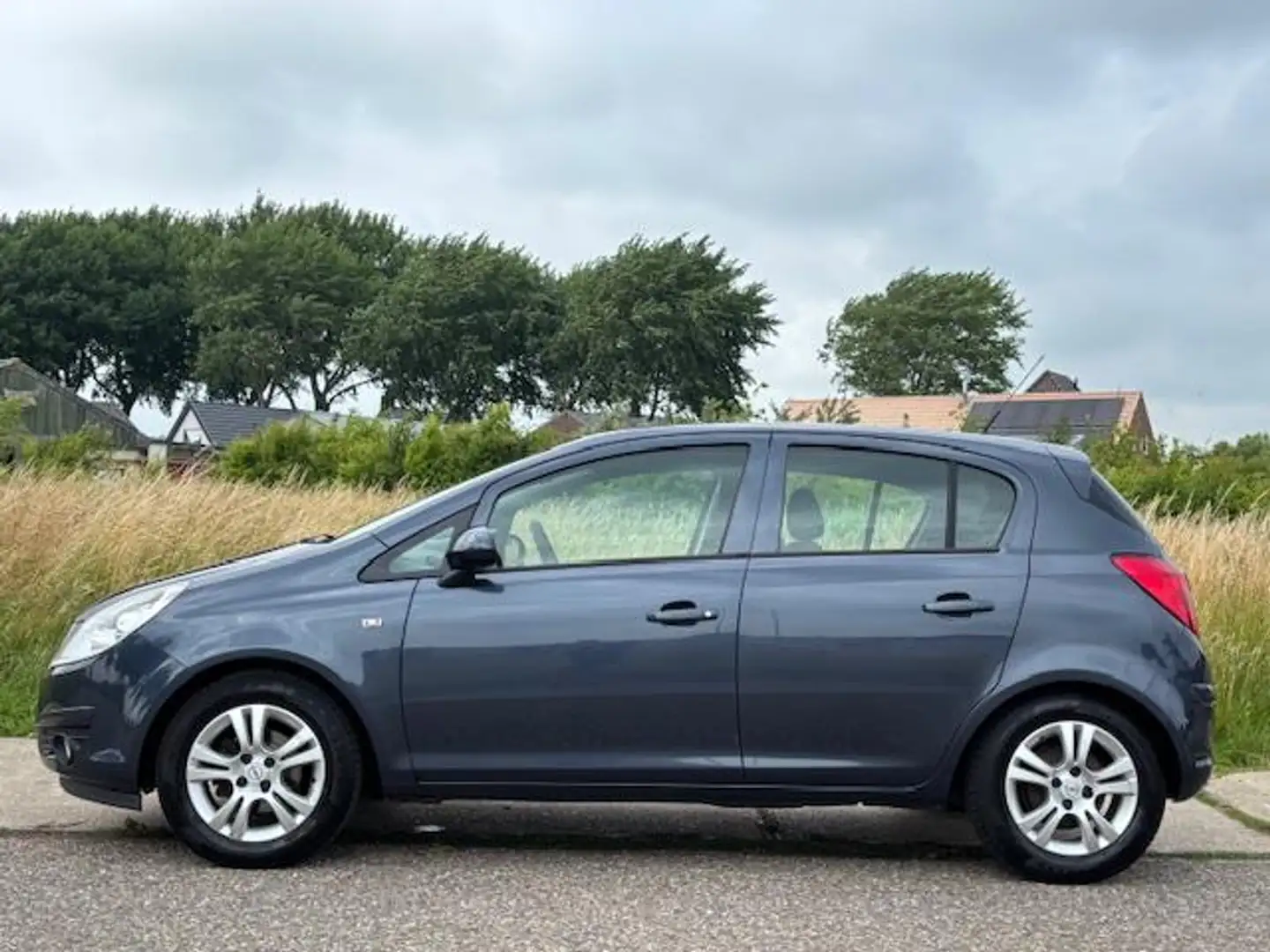 Opel Corsa-e 1.4-16V Enjoy 5-Drs Airco Electric pakket Audio-CD Grijs - 2