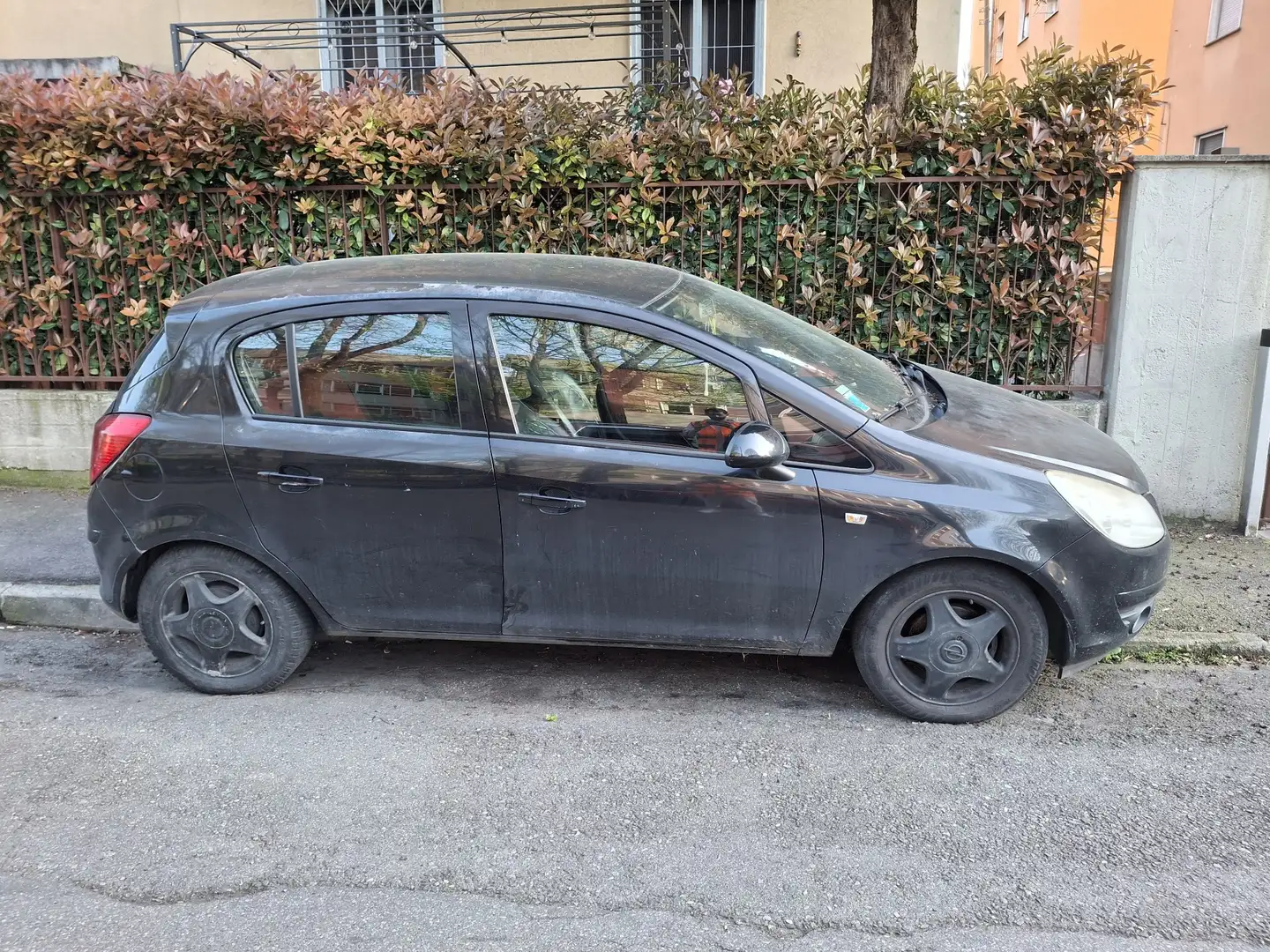 Opel Corsa 5p 1.2 Enjoy Zwart - 2