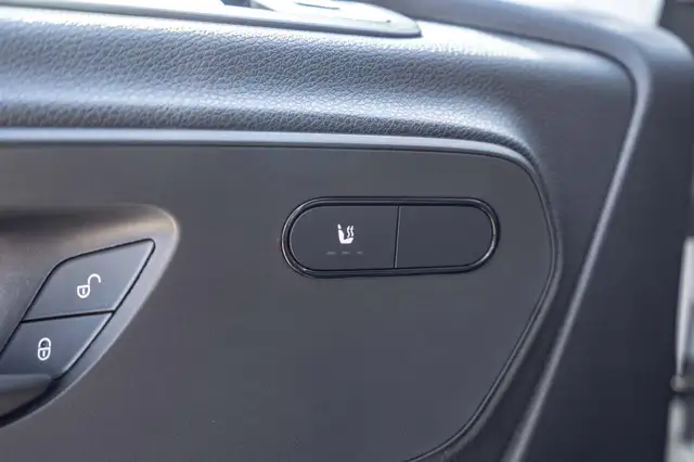 Mercedes-Benz Sprinter view 22