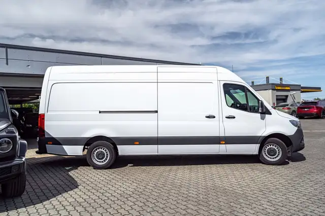 Mercedes-Benz Sprinter view 7