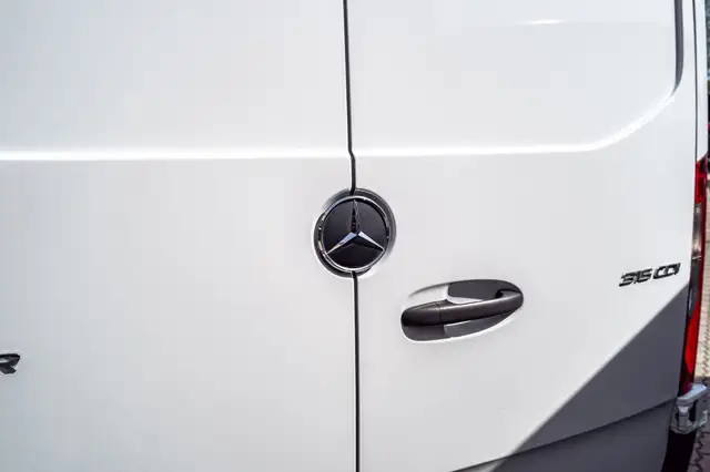 Mercedes-Benz Sprinter view 14