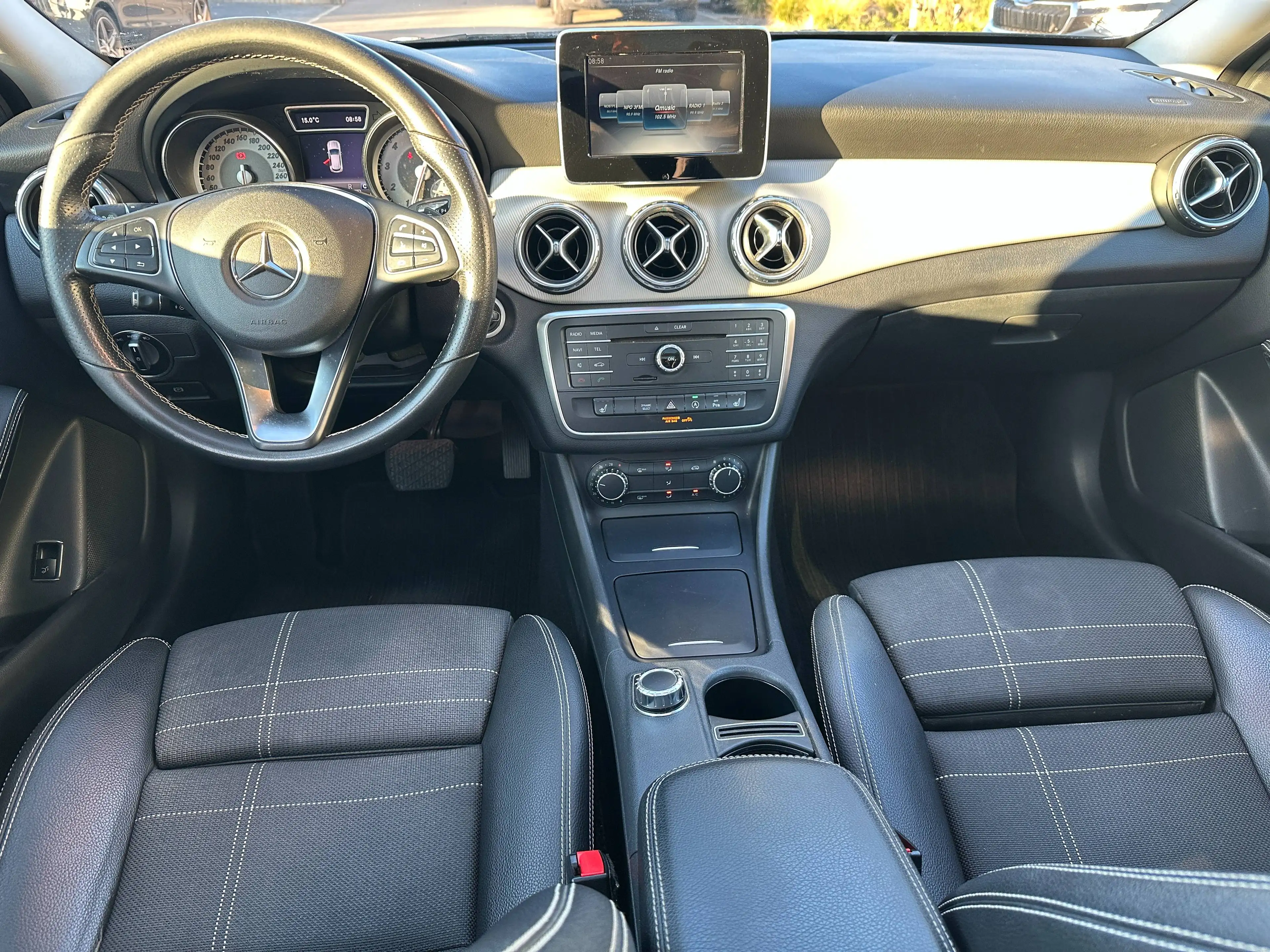 Mercedes-Benz GLA 180 1.6 benzine AUTOMAAT! PANO + OPEN DAK — photo 13