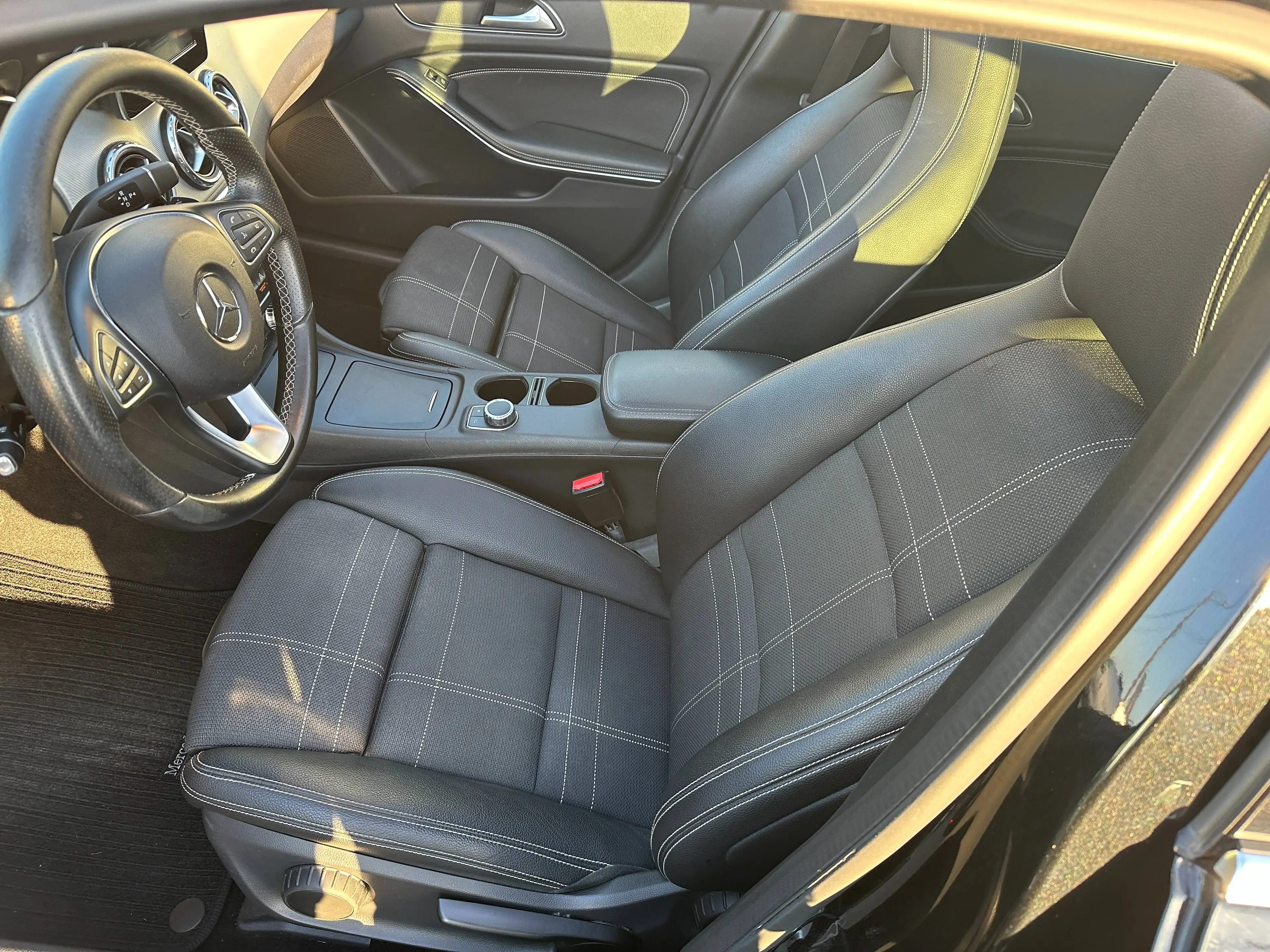 Mercedes-Benz GLA 180 1.6 benzine AUTOMAAT! PANO + OPEN DAK — photo 14