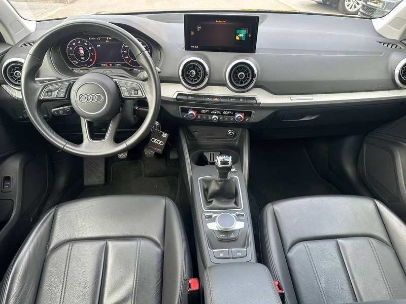 Audi Q2 1.0 TFSI benzine, CARPLAY/ LEDER/ CAMERA/ VIRTUAL COCKPIT/ ADAPTIVE CRUISE/ AUTOM. KOFFER — photo 14