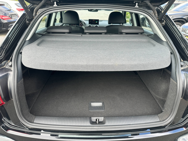 Audi Q2 1.0 TFSI benzine, CARPLAY/ LEDER/ CAMERA/ VIRTUAL COCKPIT/ ADAPTIVE CRUISE/ AUTOM. KOFFER — photo 11