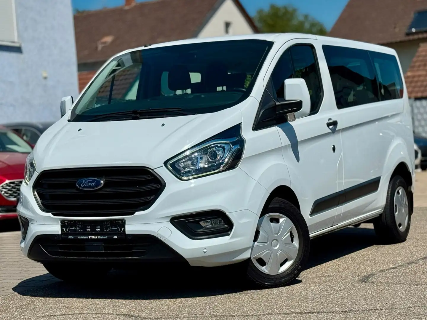 Ford Transit Custom Kombi 320 L1H1 Trend 9-Sitzer Blanc - 1