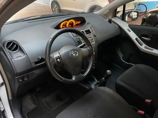 Toyota Yaris view 7