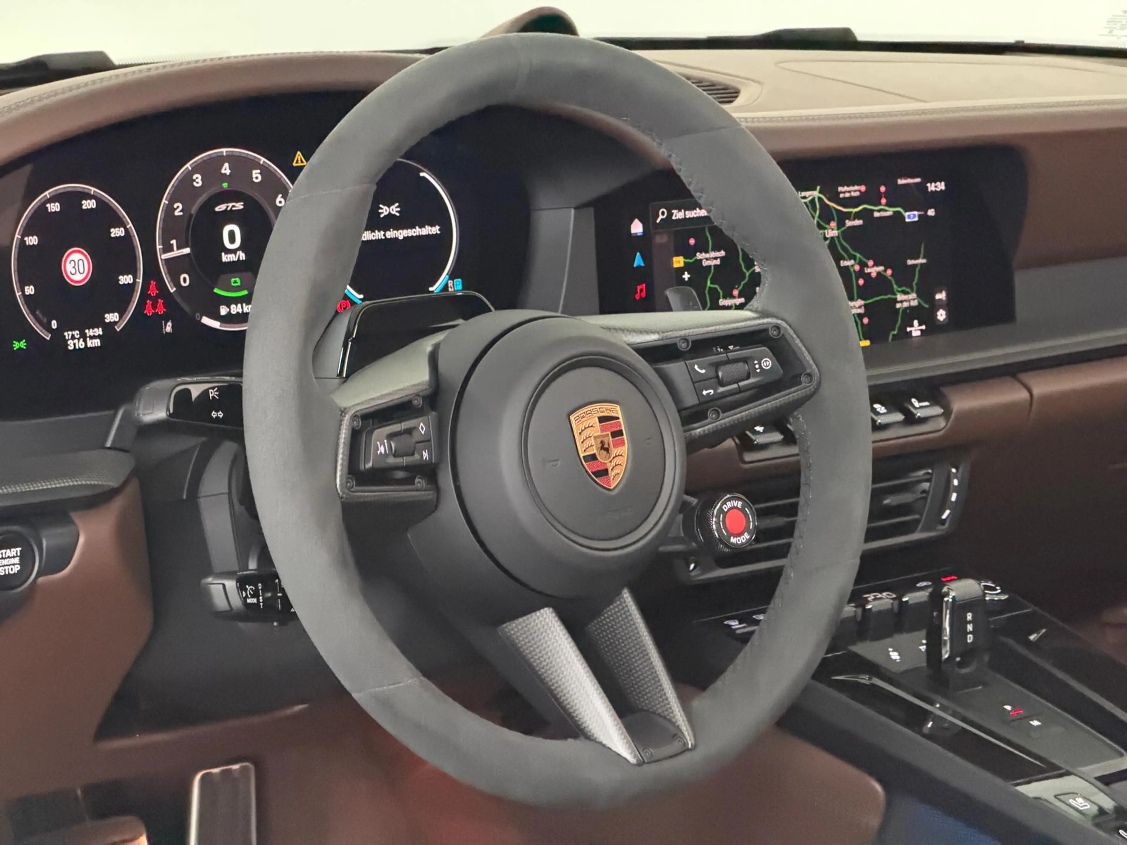 Porsche 992 Targa 4 GTS LIFT PDCC Matrix 360° 18-Wege — photo 13