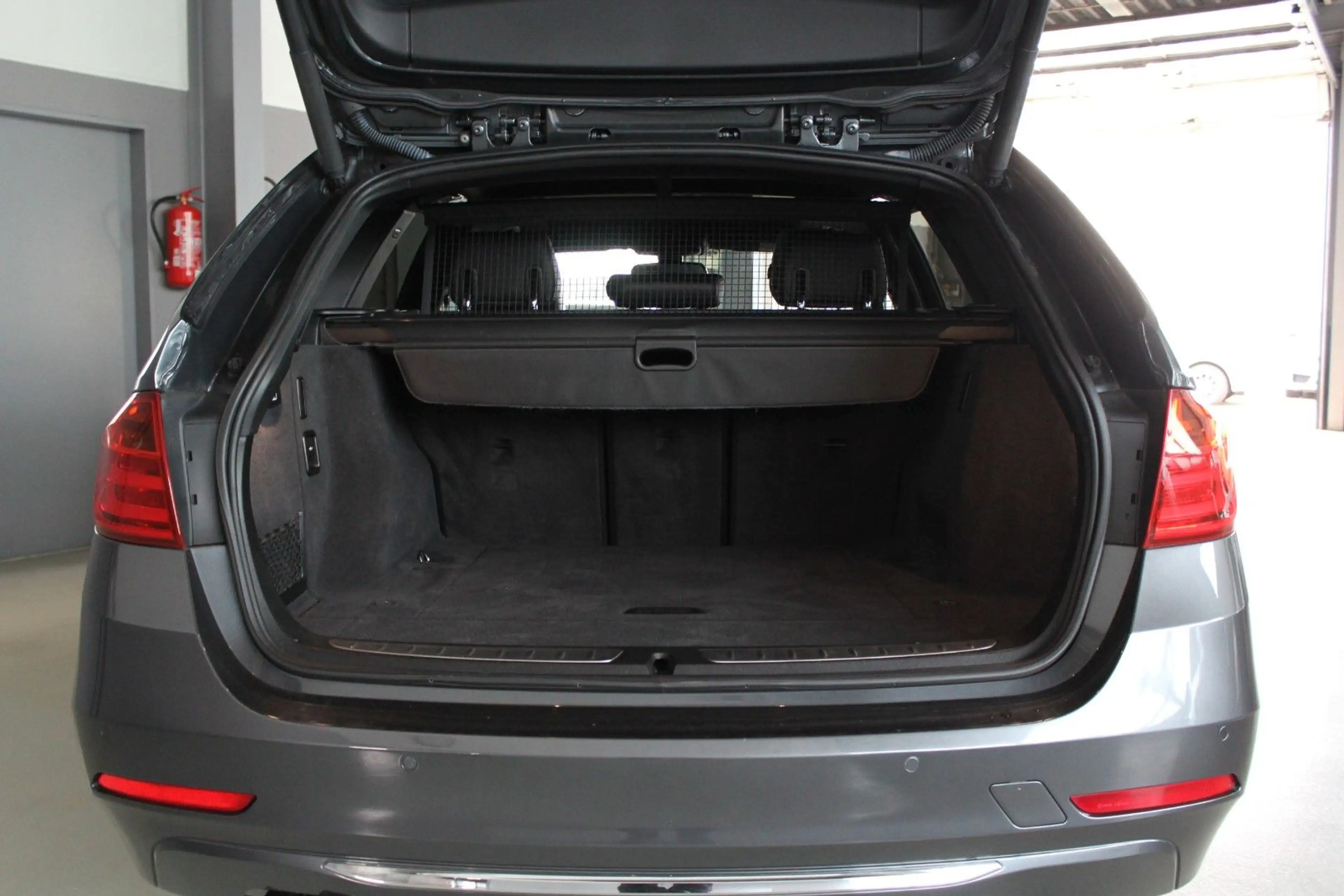 BMW 328 i Touring Luxury/Pano/DAB/Fernlichtassist. — photo 8