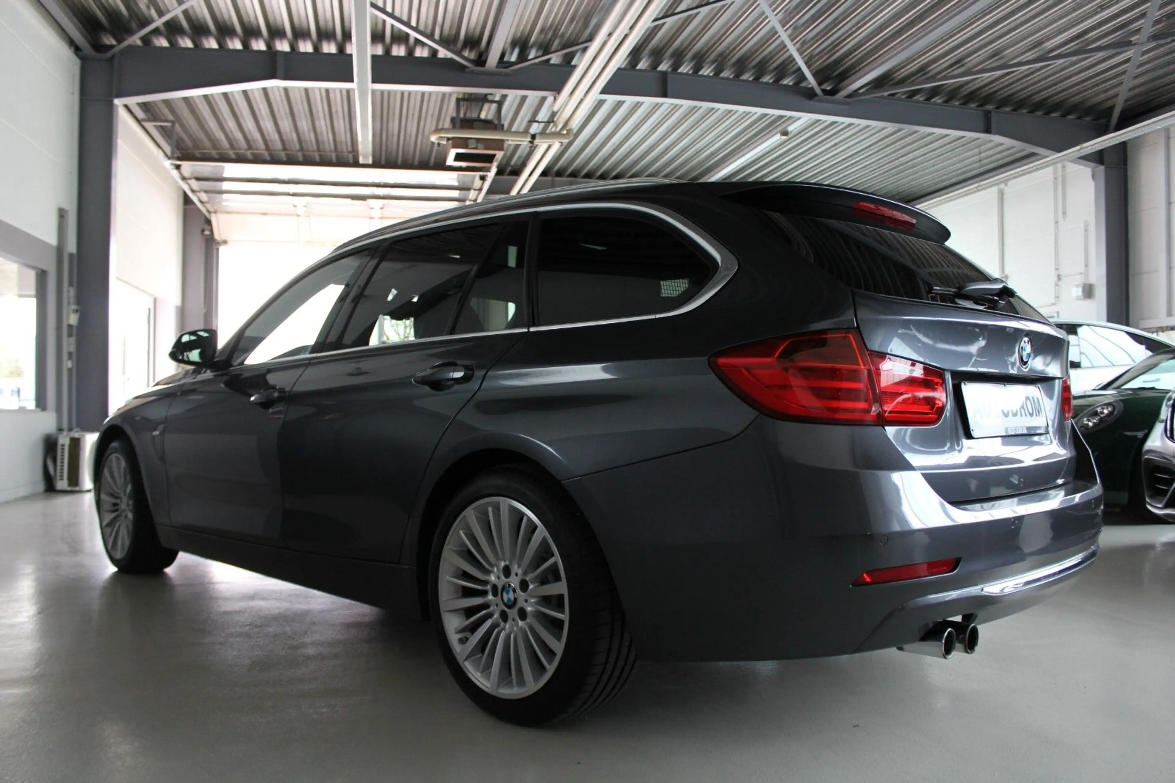 BMW 328 i Touring Luxury/Pano/DAB/Fernlichtassist. — photo 7