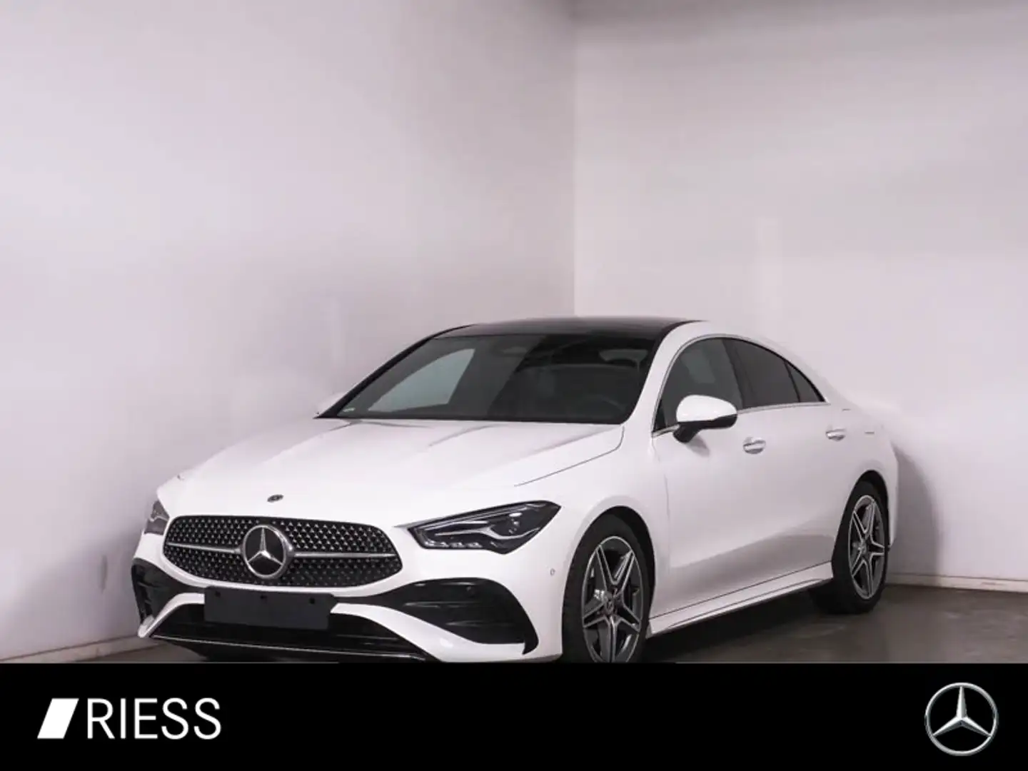 Mercedes-Benz CLA 200 Coupé AMG SPORT PANO AHK WINTERPAKET Wit - 1