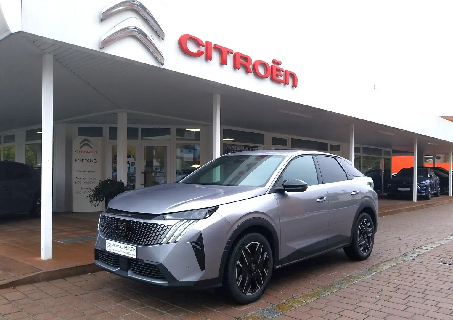 Peugeot 3008 Hybrid 136 e-DSC6 Allure *360 GRAD KAMERA, NAVI* Grau - 1