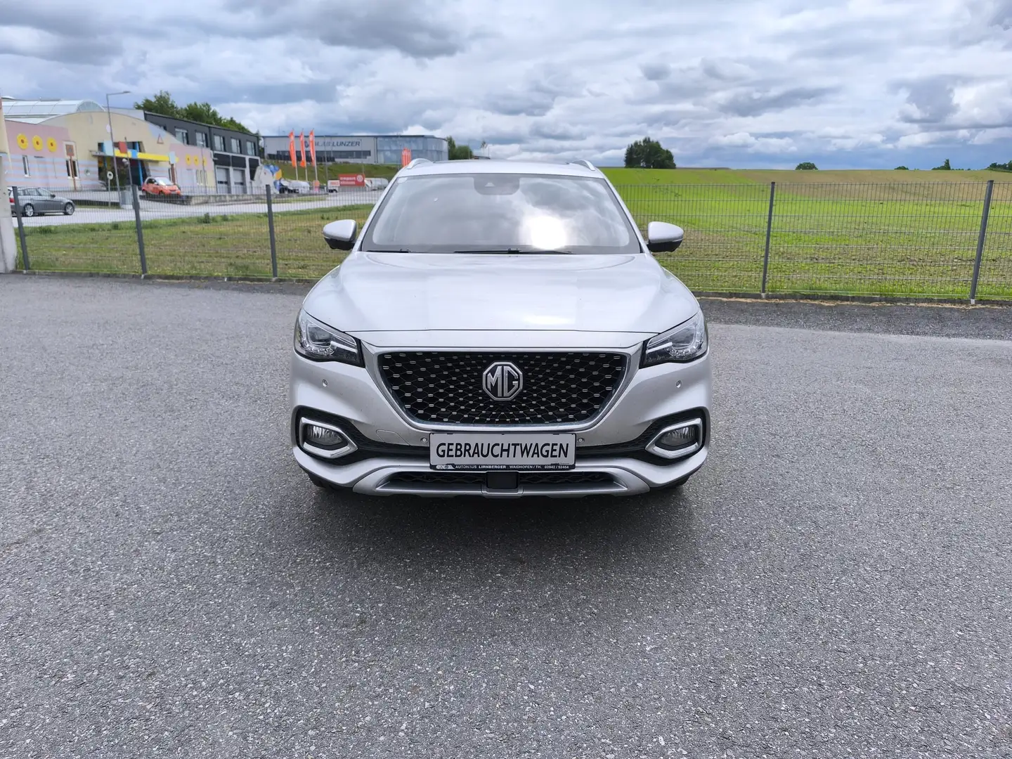 MG EHS 1,5T GDI PHEV Luxury Aut. Silber - 2