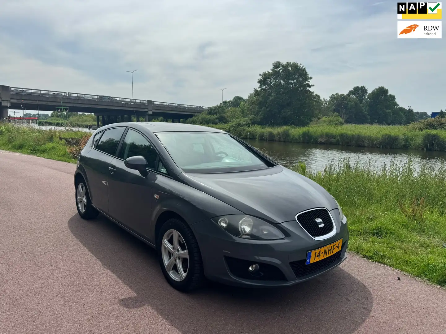 SEAT Leon 1.8 TFSI Businessline High|Autom.| Grijs - 1