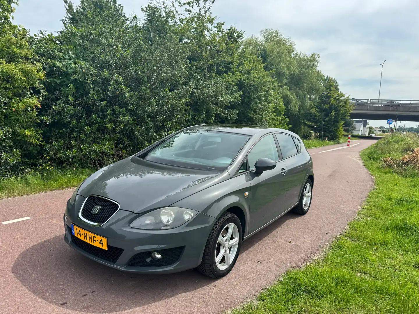 SEAT Leon 1.8 TFSI Businessline High|Autom.| Grijs - 2