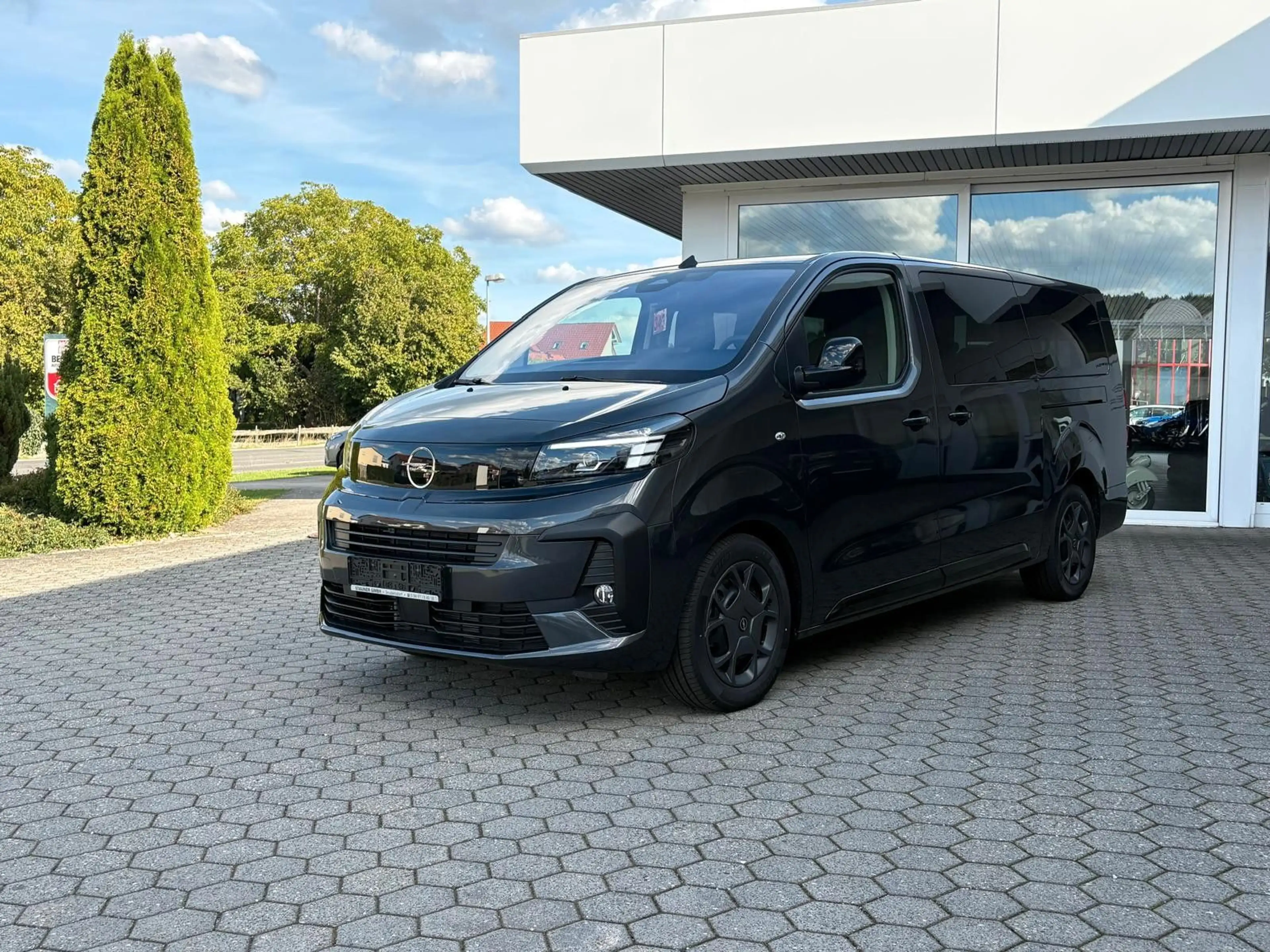 Opel Zafira Life 2.2 Business Edition XL LED TEMPOMAT — photo 2