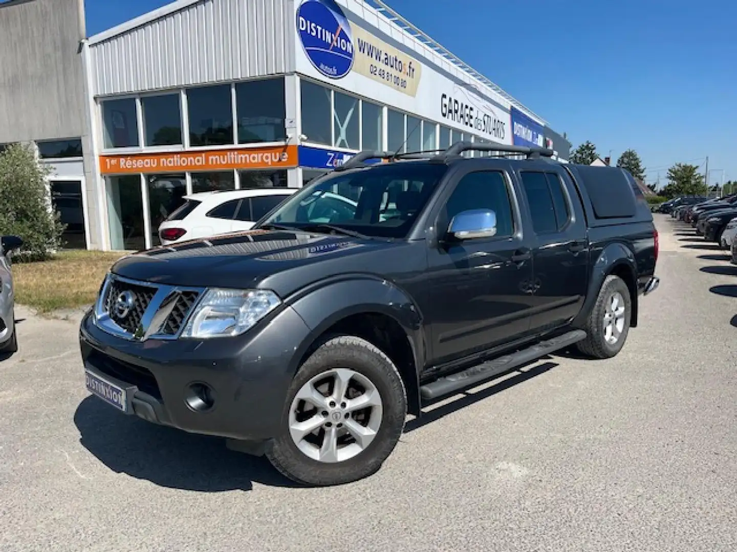 Nissan Navara 2.5 dCi FAP - 190   Double-Cab SE Gris - 1