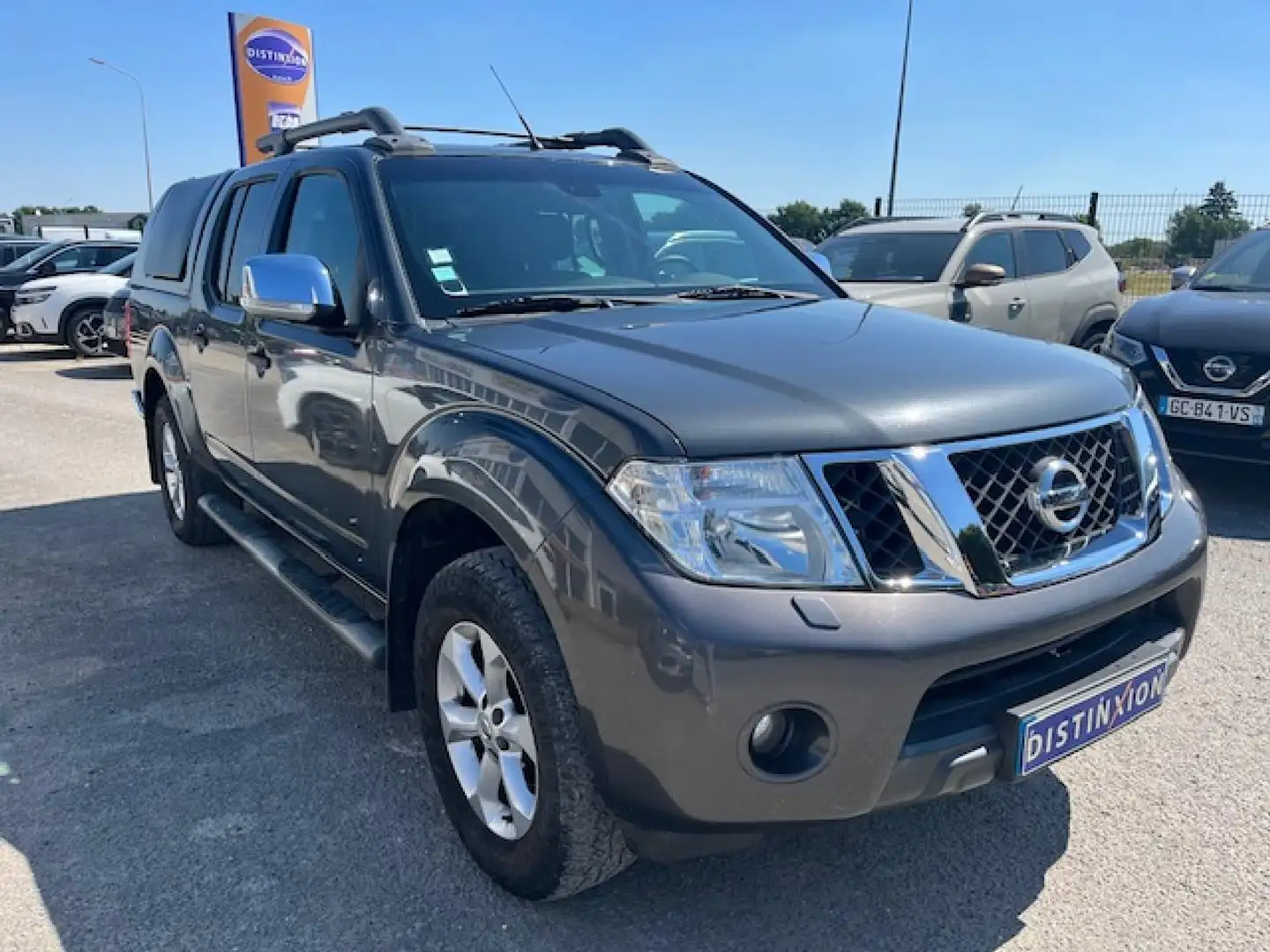 Nissan Navara 2.5 dCi FAP - 190   Double-Cab SE Gris - 2
