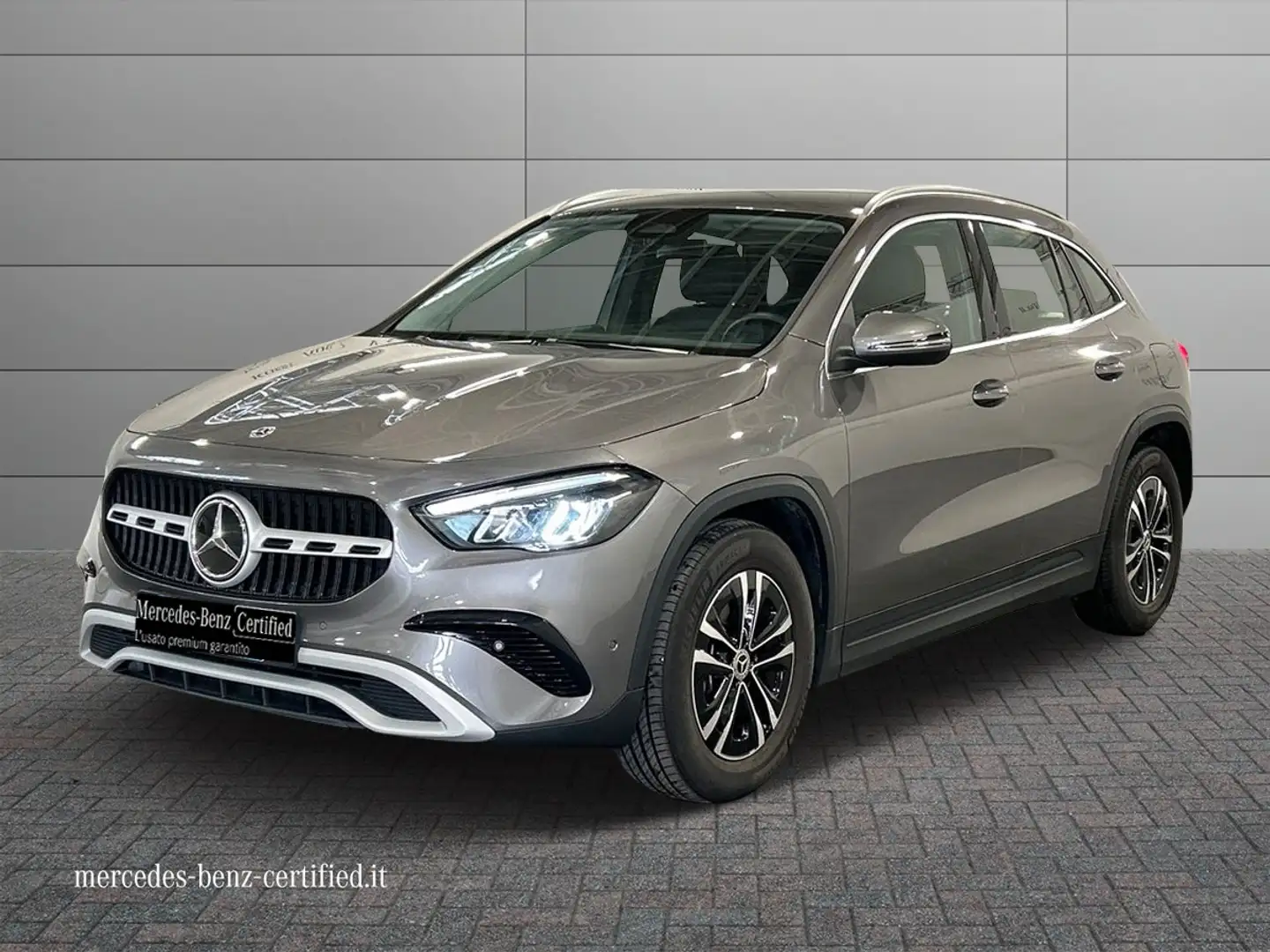Mercedes-Benz GLA 180 d Advanced auto Grigio - 1