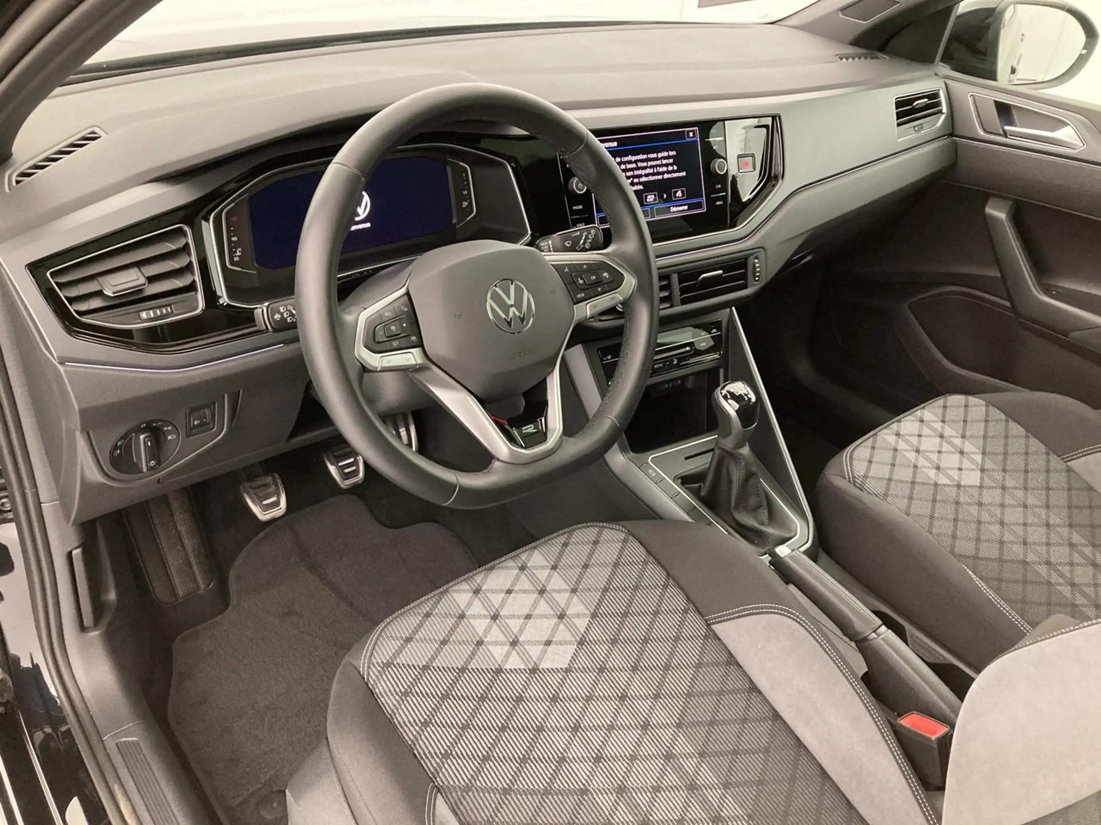 Volkswagen Taigo 1.0 TSI R-Line — photo 14