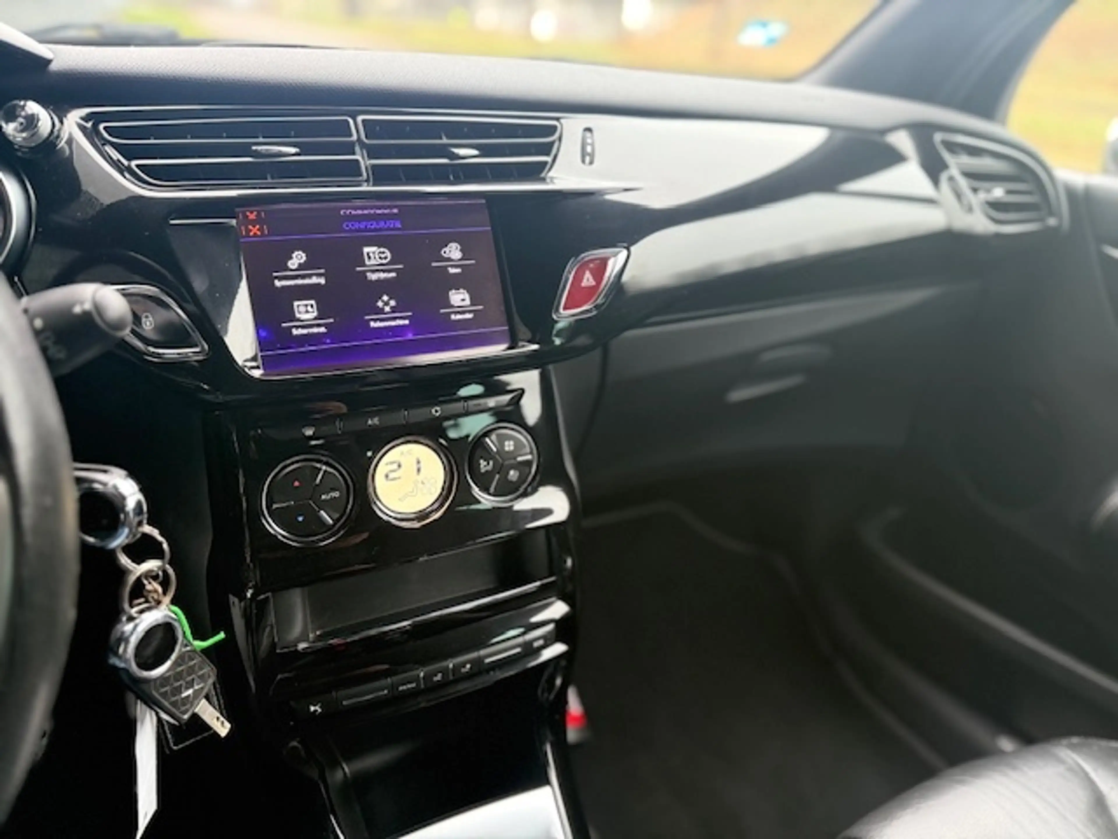 Citroen DS3 1.2 Ultra Prestige 110pk Camera — photo 15