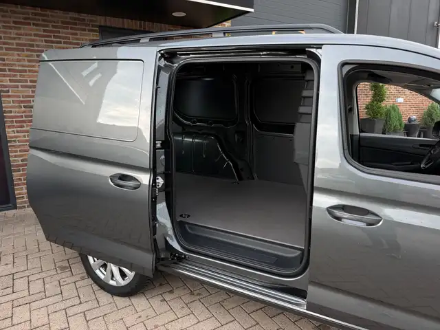 Volkswagen Caddy view 9