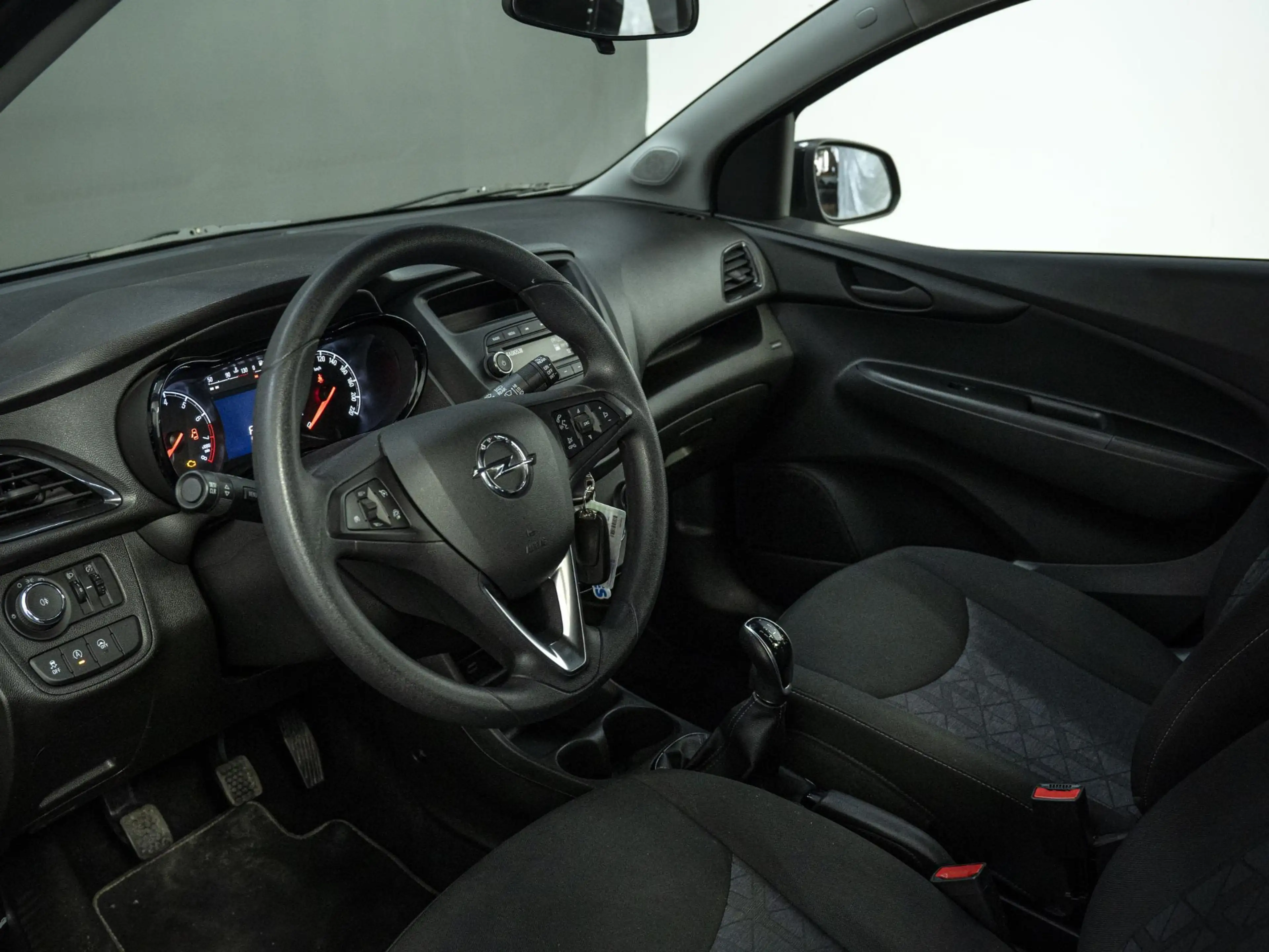 Opel Karl 1.0 ecoFLEX 120 Jaar Edition — photo 2