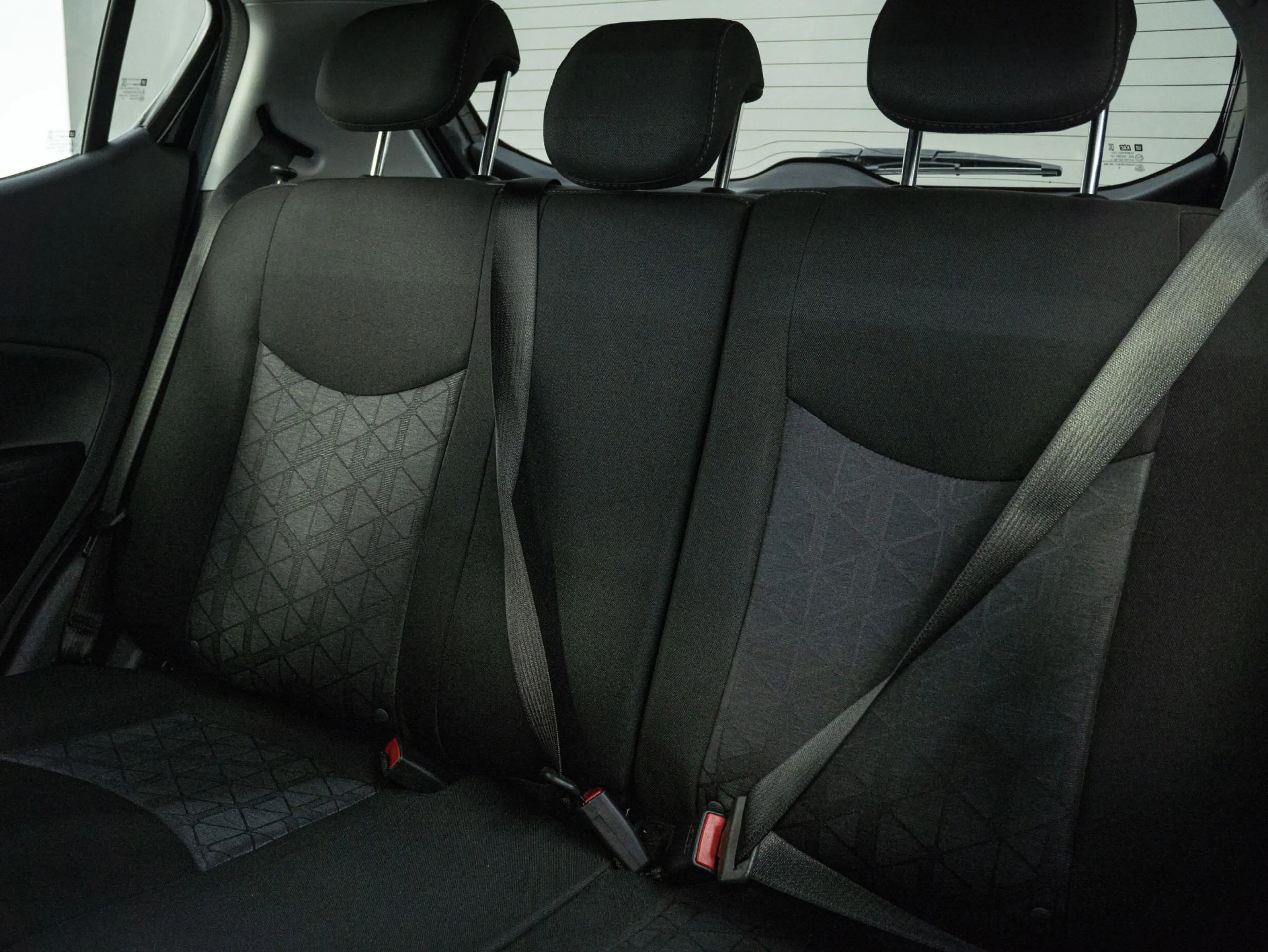 Opel Karl 1.0 ecoFLEX 120 Jaar Edition — photo 12
