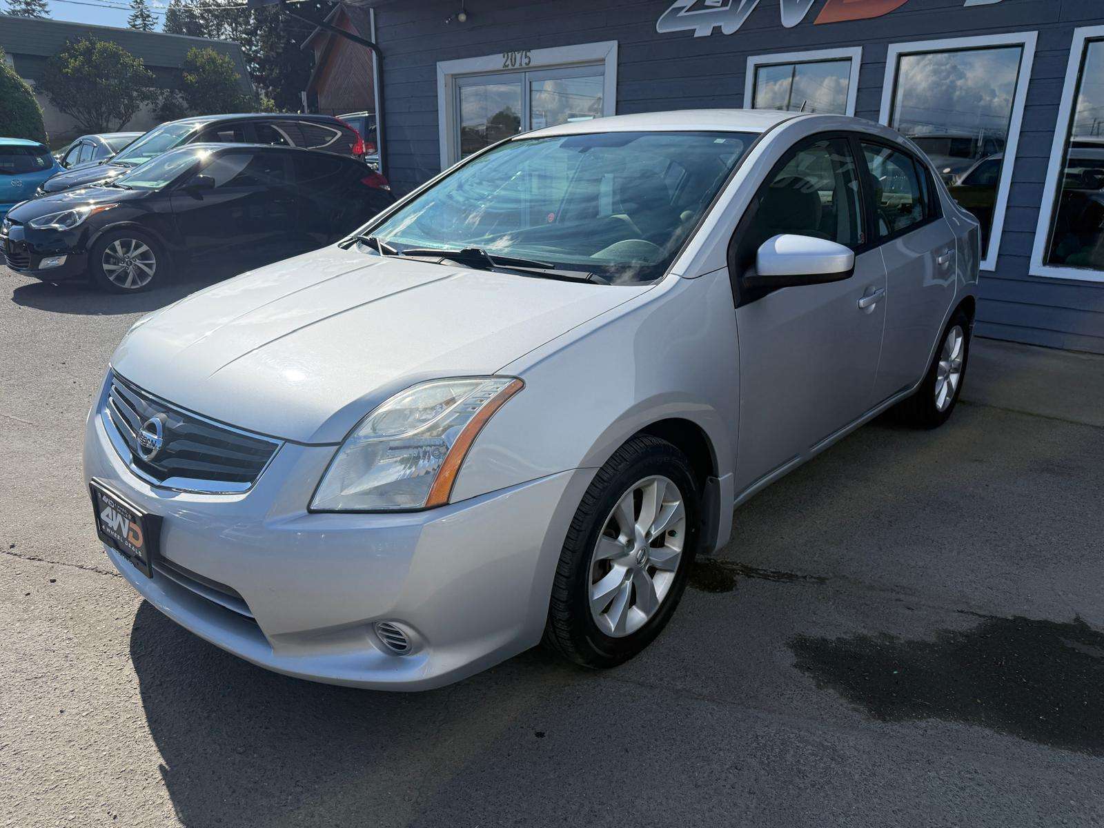  2012 Nissan Sentra Sedan Front-Wheel Drive Automatic