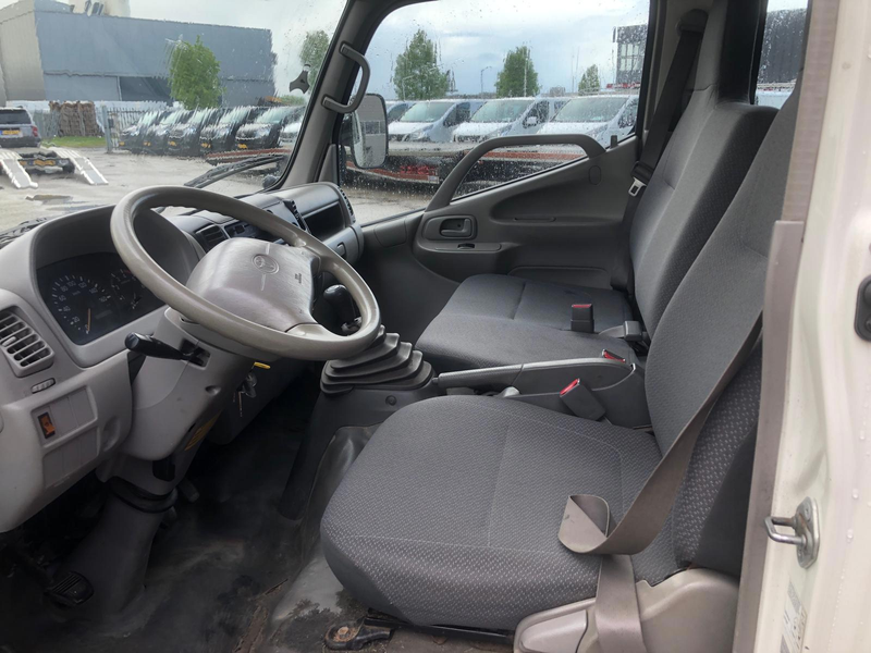 Toyota Dyna 100 3.0 D-4D — photo 10