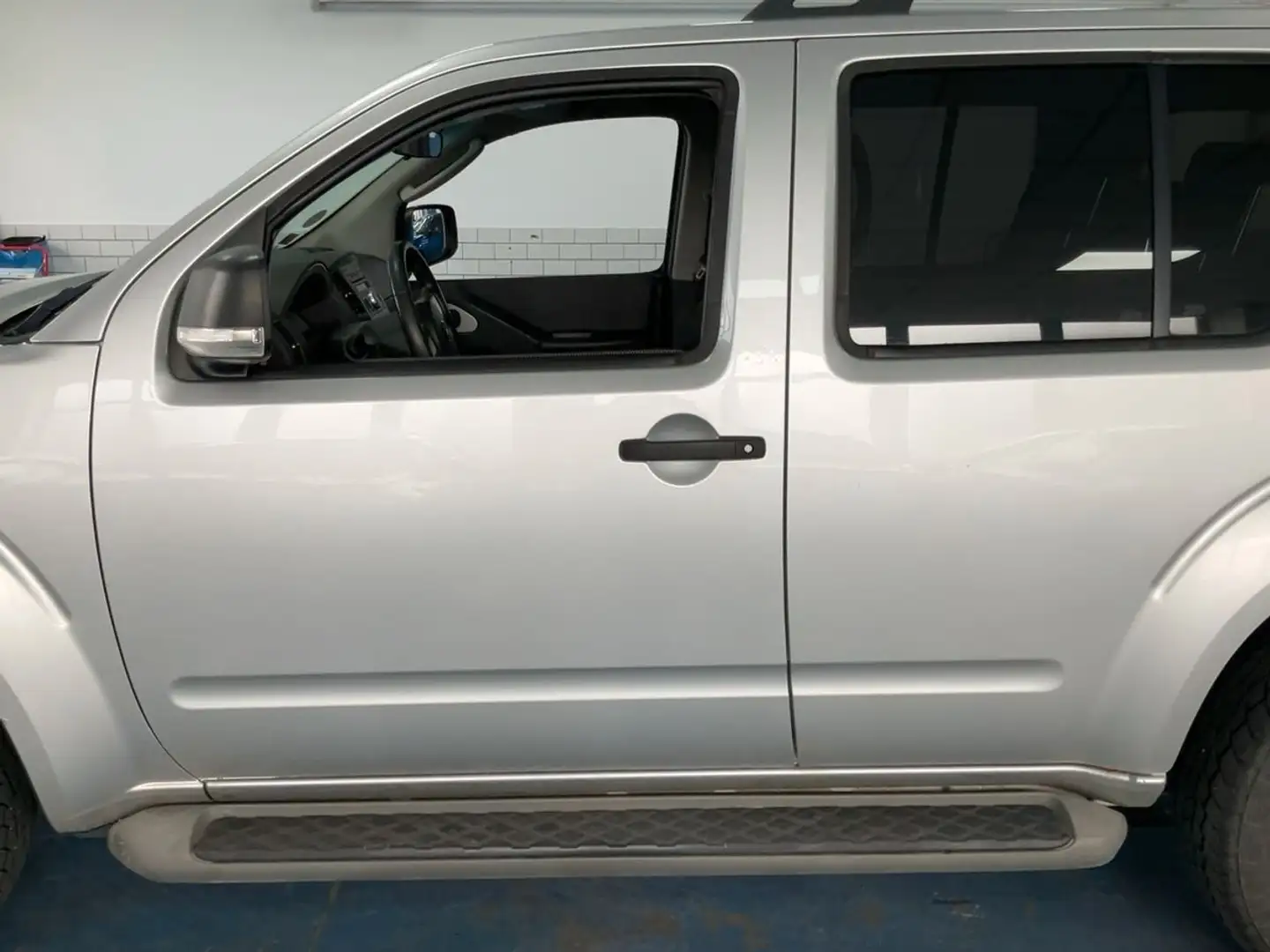 Nissan Pathfinder 2.5 dCi XE*AHK*7 SITZER*TUV NEU*SHZ* Silber - 2