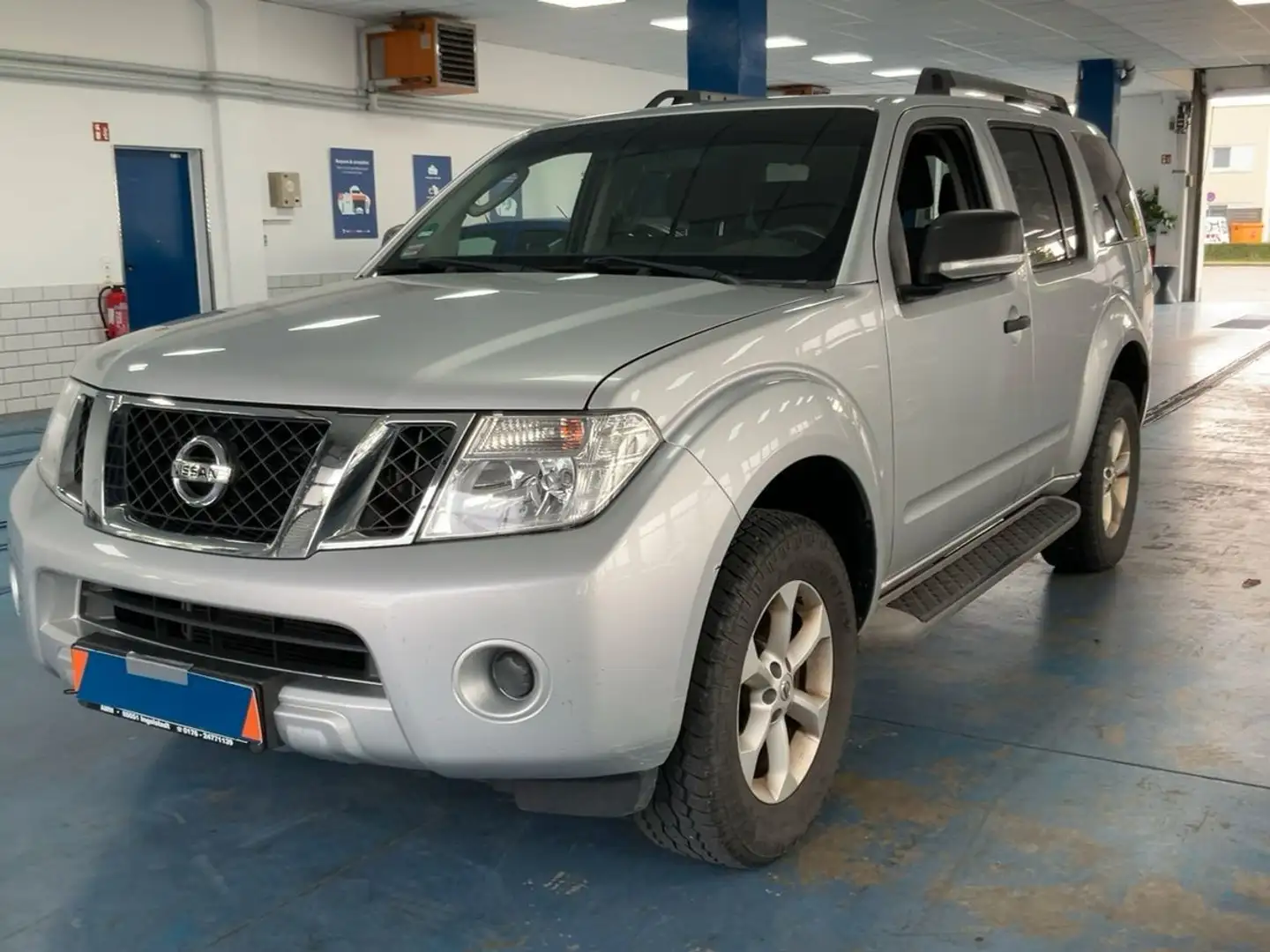 Nissan Pathfinder 2.5 dCi XE*AHK*7 SITZER*TUV NEU*SHZ* Silber - 1