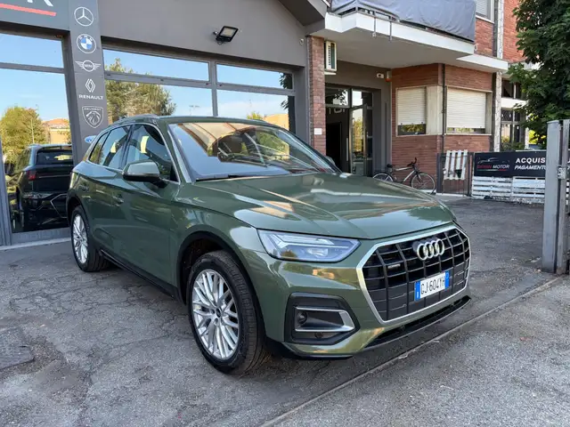 Audi Q5 view 3