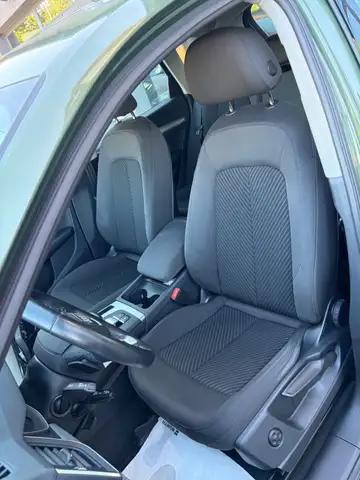 Audi Q5 view 9