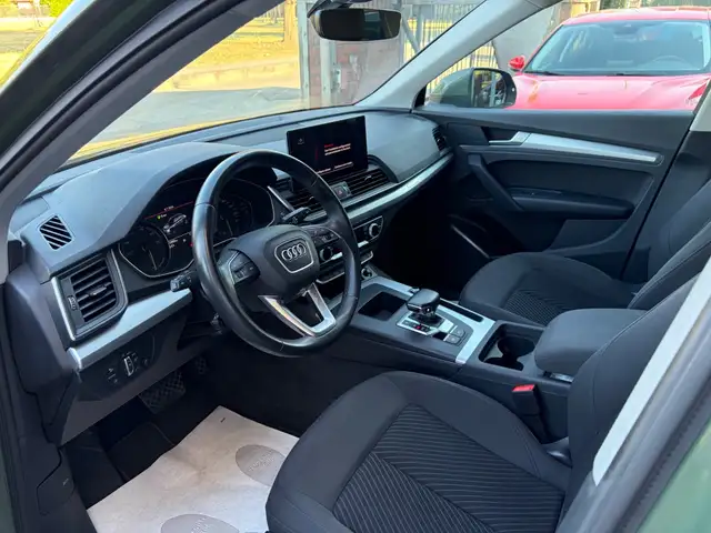 Audi Q5 view 7
