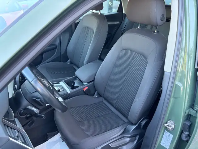 Audi Q5 view 8