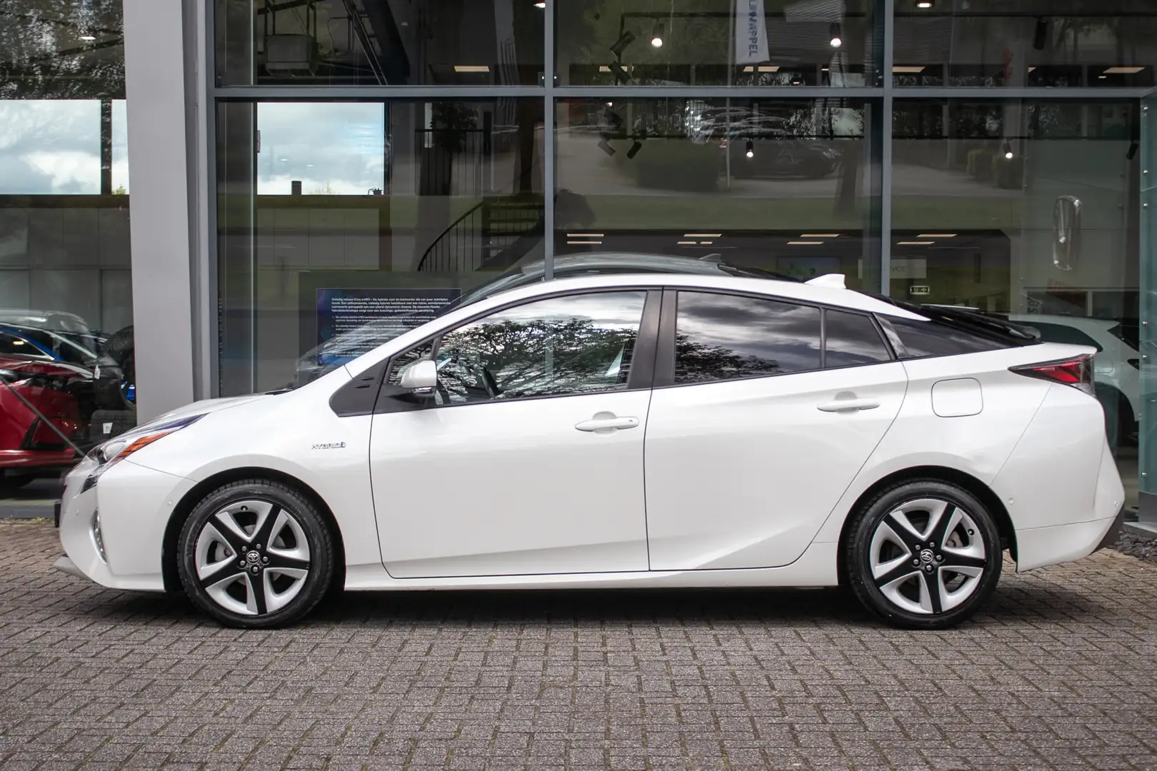 Toyota Prius 1.8 Executive Automaat - All in rijklaarprijs | Af Beyaz - 2