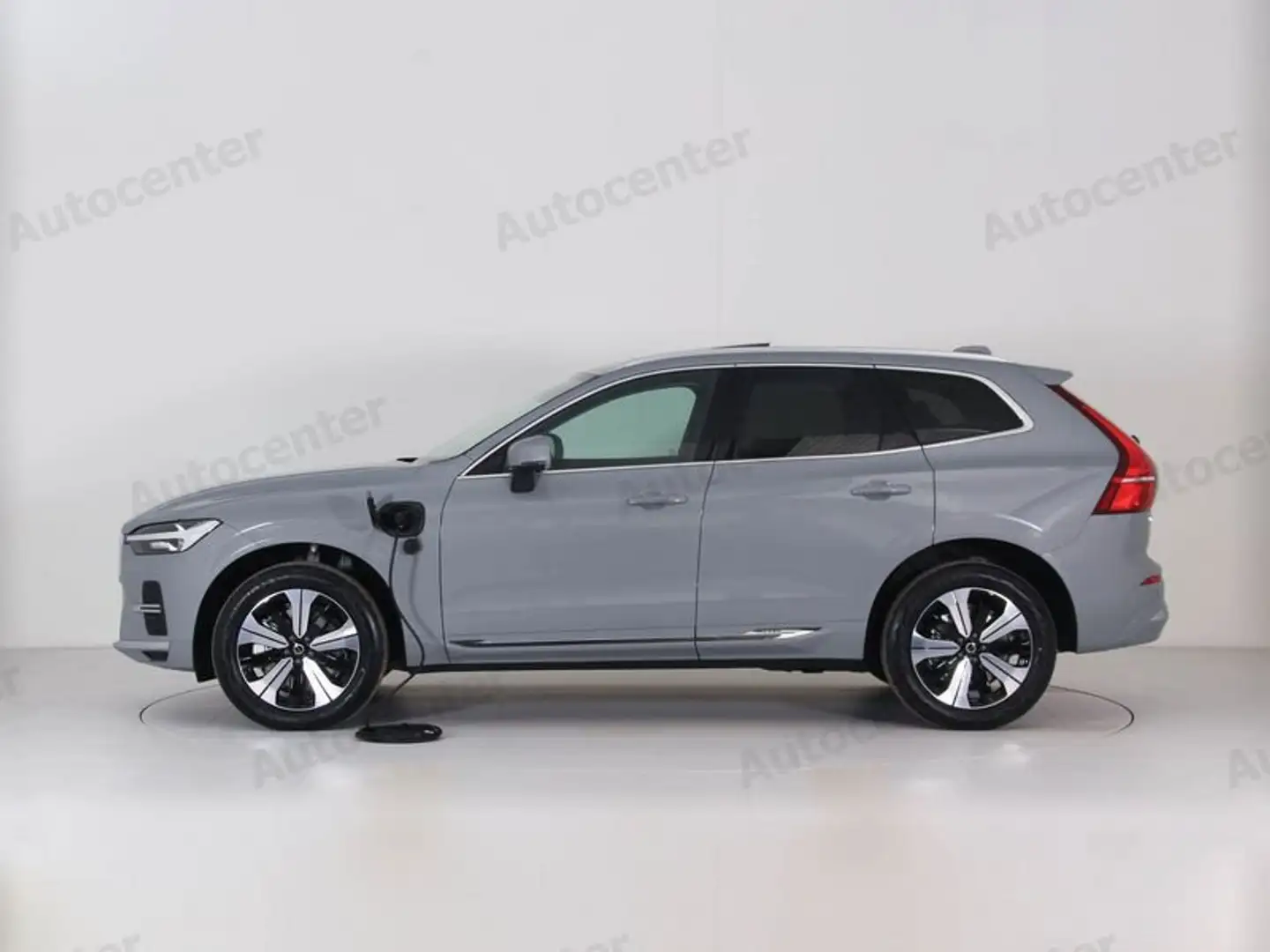 Volvo XC60 T6 Plug-in hybrid AWD automatico Core N1 AUTOCARRO Grigio - 2