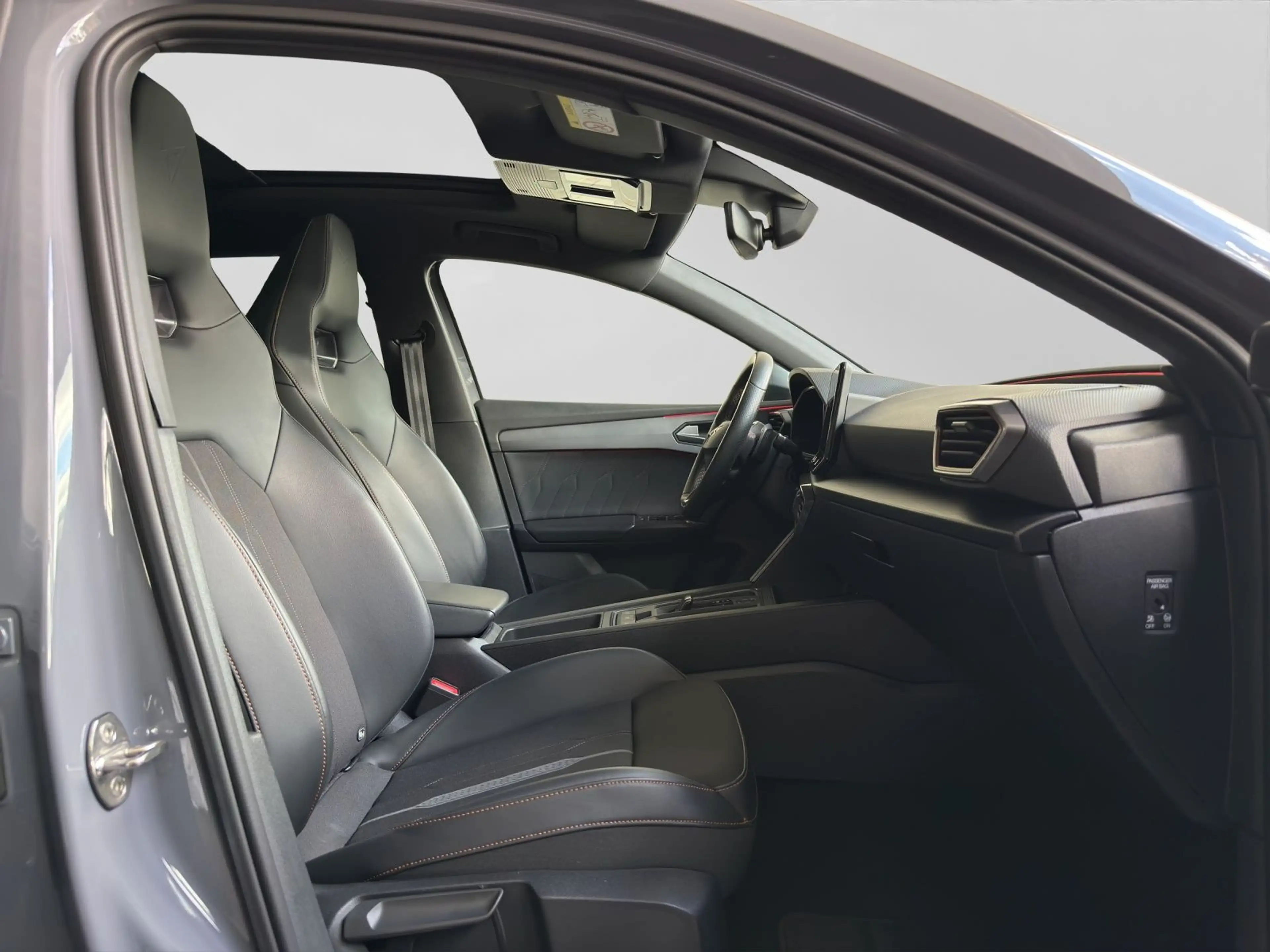 CUPRA Leon Sportstourer 2.0 TSI DSG 4D VZ PANO KAMERA — photo 4