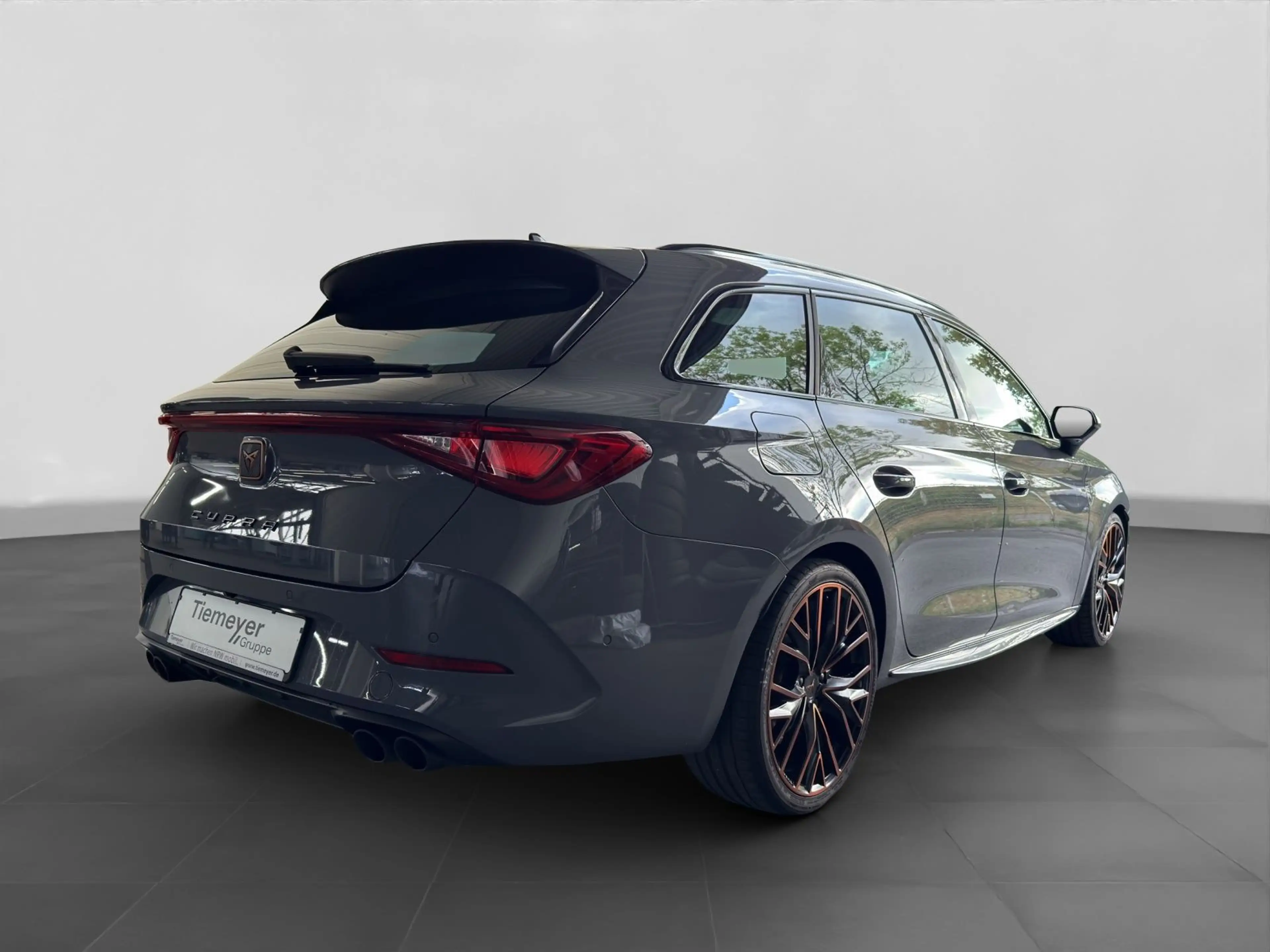 CUPRA Leon Sportstourer 2.0 TSI DSG 4D VZ PANO KAMERA — photo 3